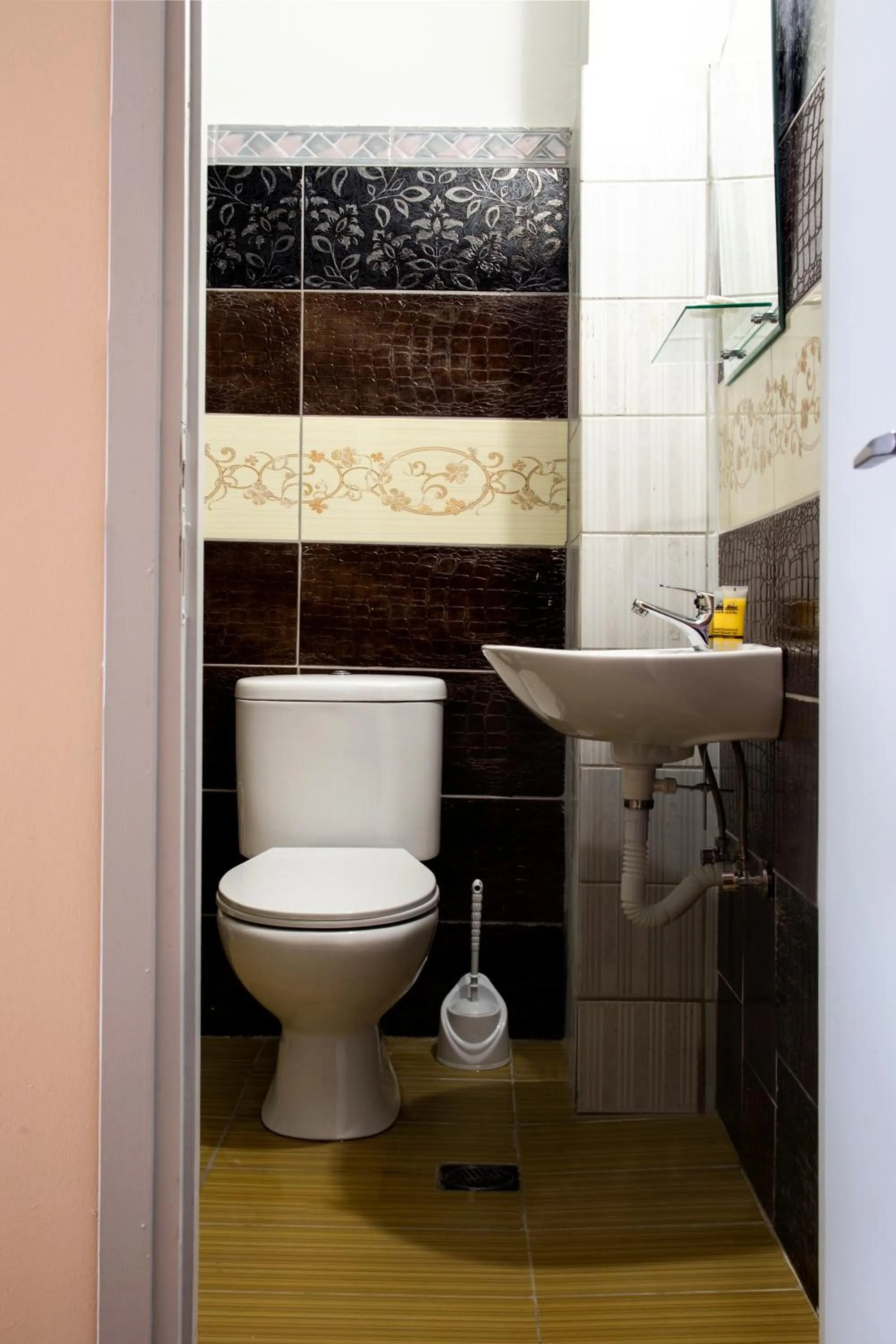 Toilet in Orpheus Hotel