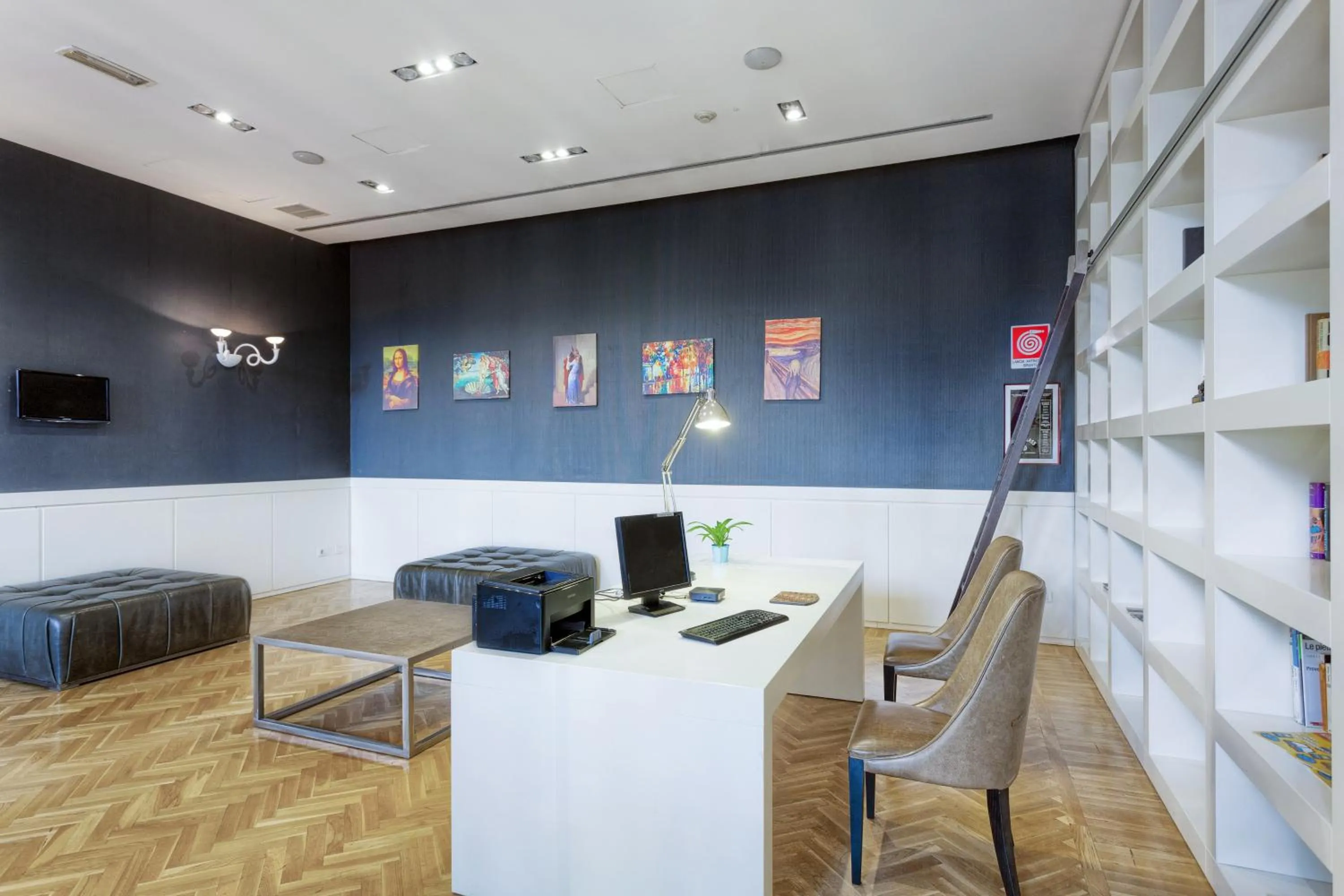 Communal lounge/ TV room in Italiana Hotels Milan Rho Fair