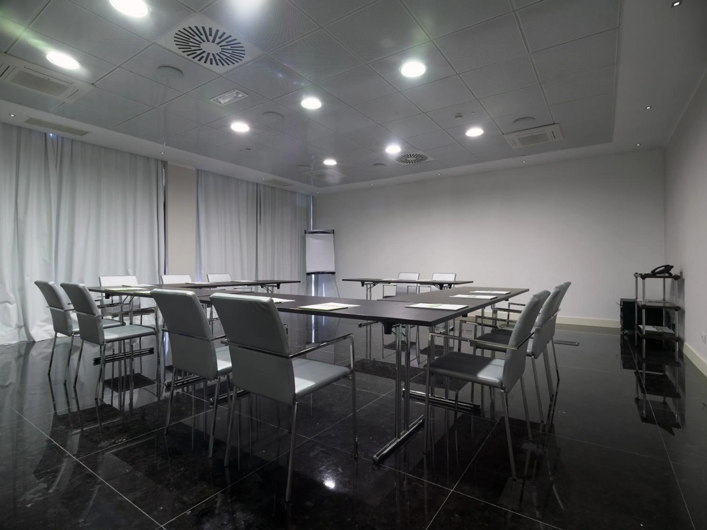 Meeting/conference room in Italiana Hotels Milan Rho Fair
