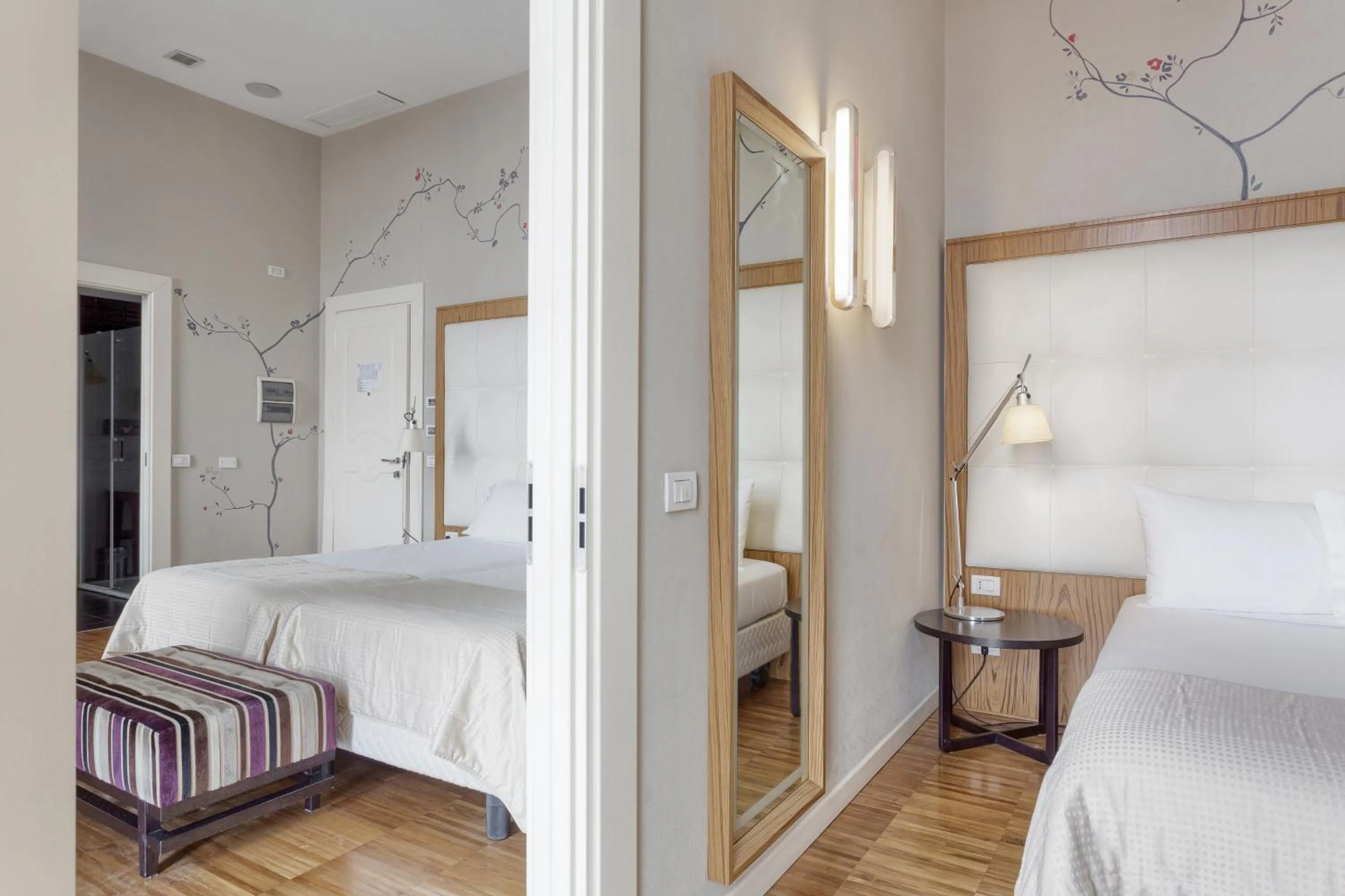 Living room, Bed in Italiana Hotels Milan Rho Fair