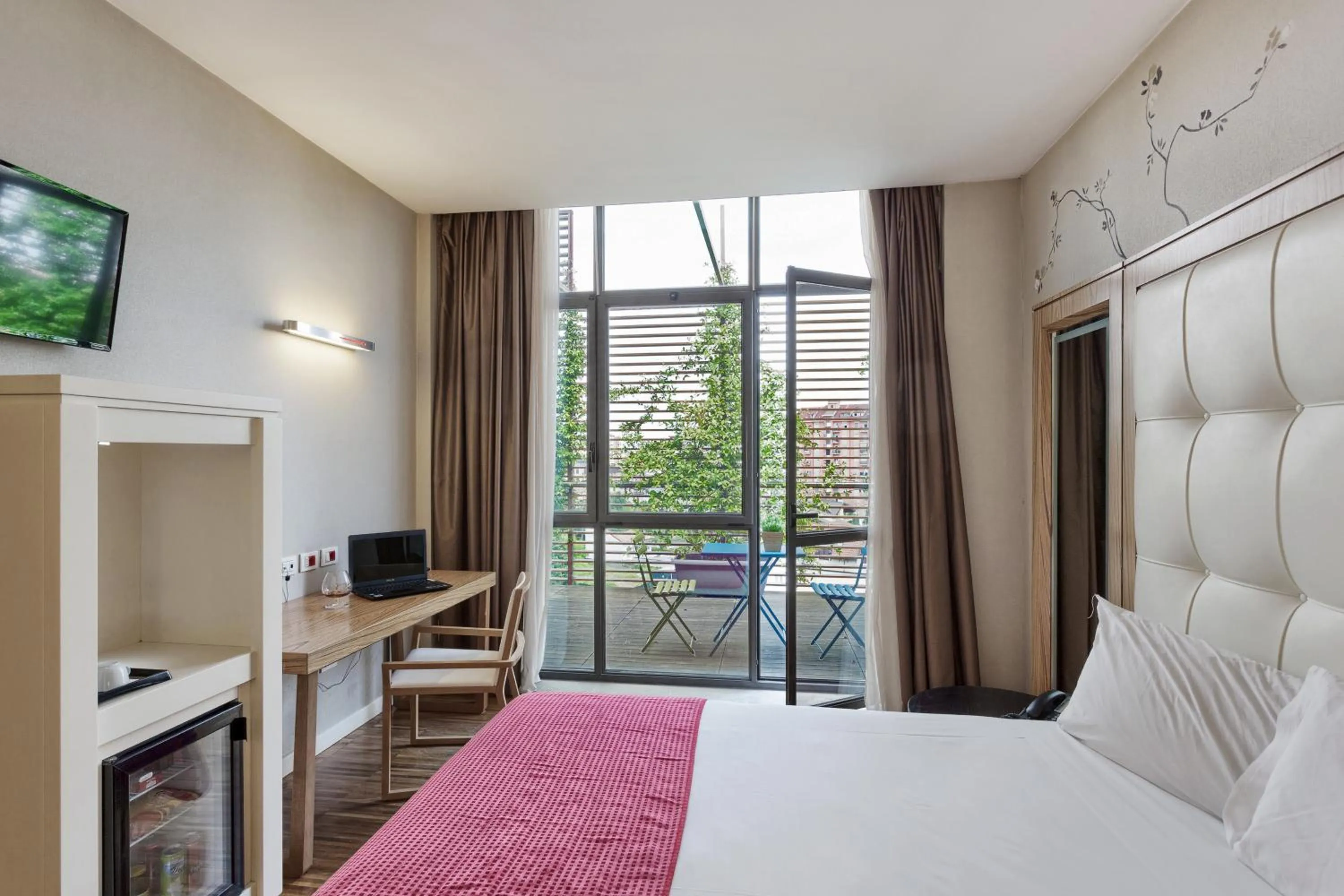 Bed in Italiana Hotels Milan Rho Fair