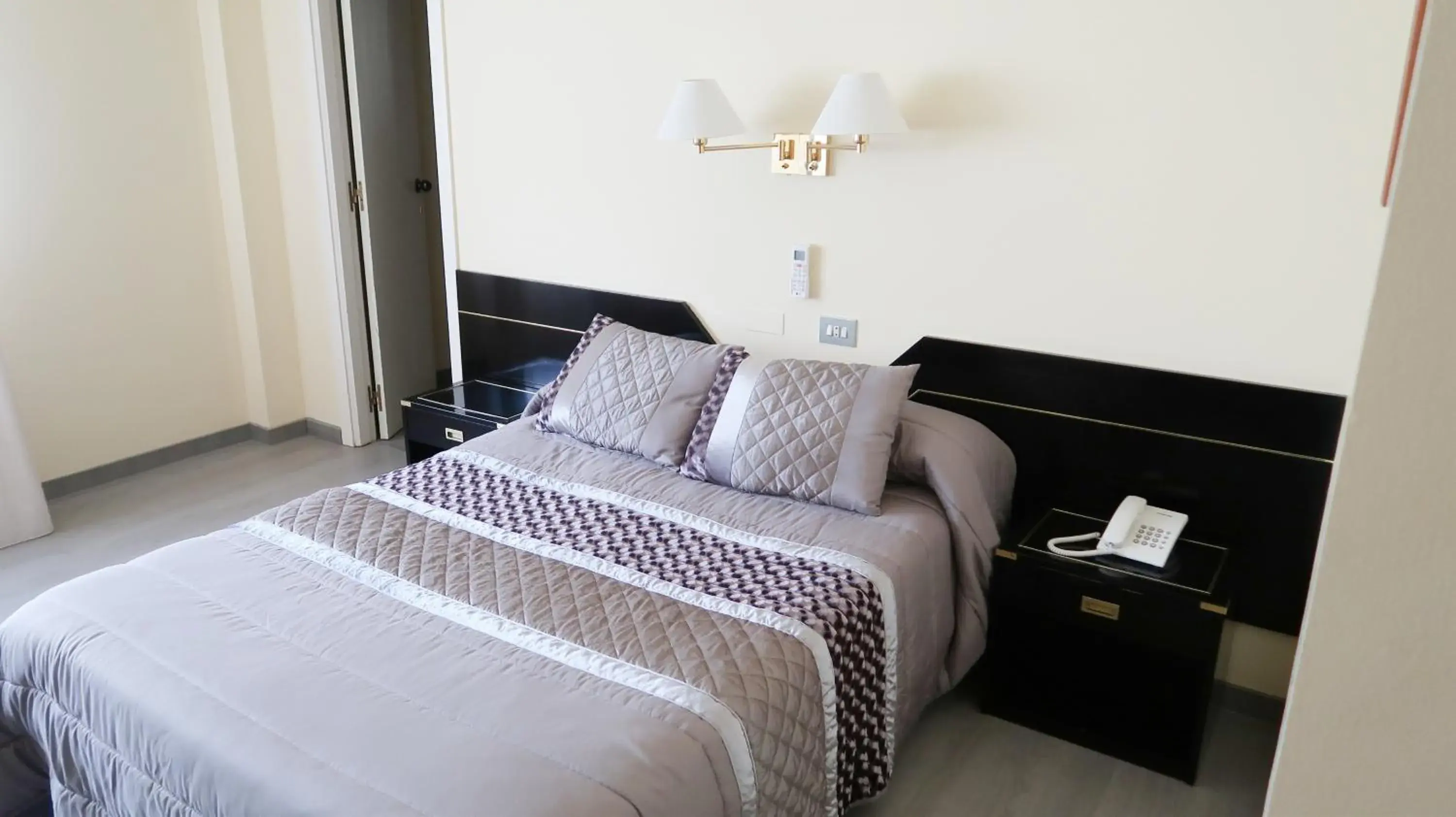 Standard Quadruple Room in Hotel O Camiño Standard Quadruple Room in Hotel O Camiño