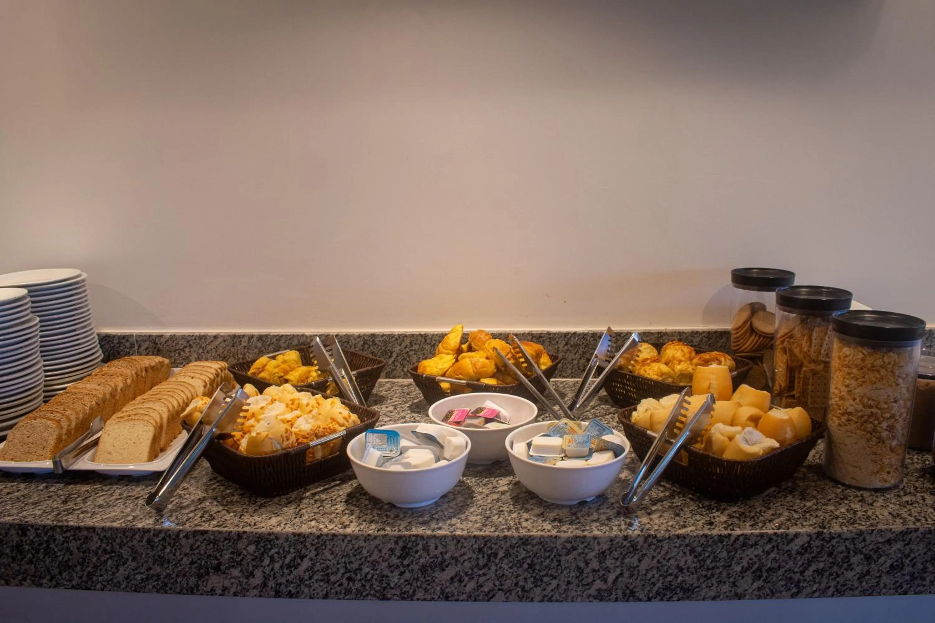 Food and drinks in Pousada Gammel Dansk by Latitud Hoteles