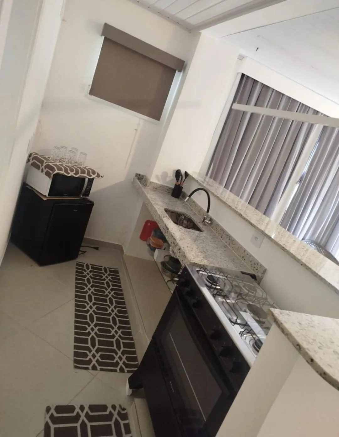 Communal kitchen in Hotel Pousada Casacolina