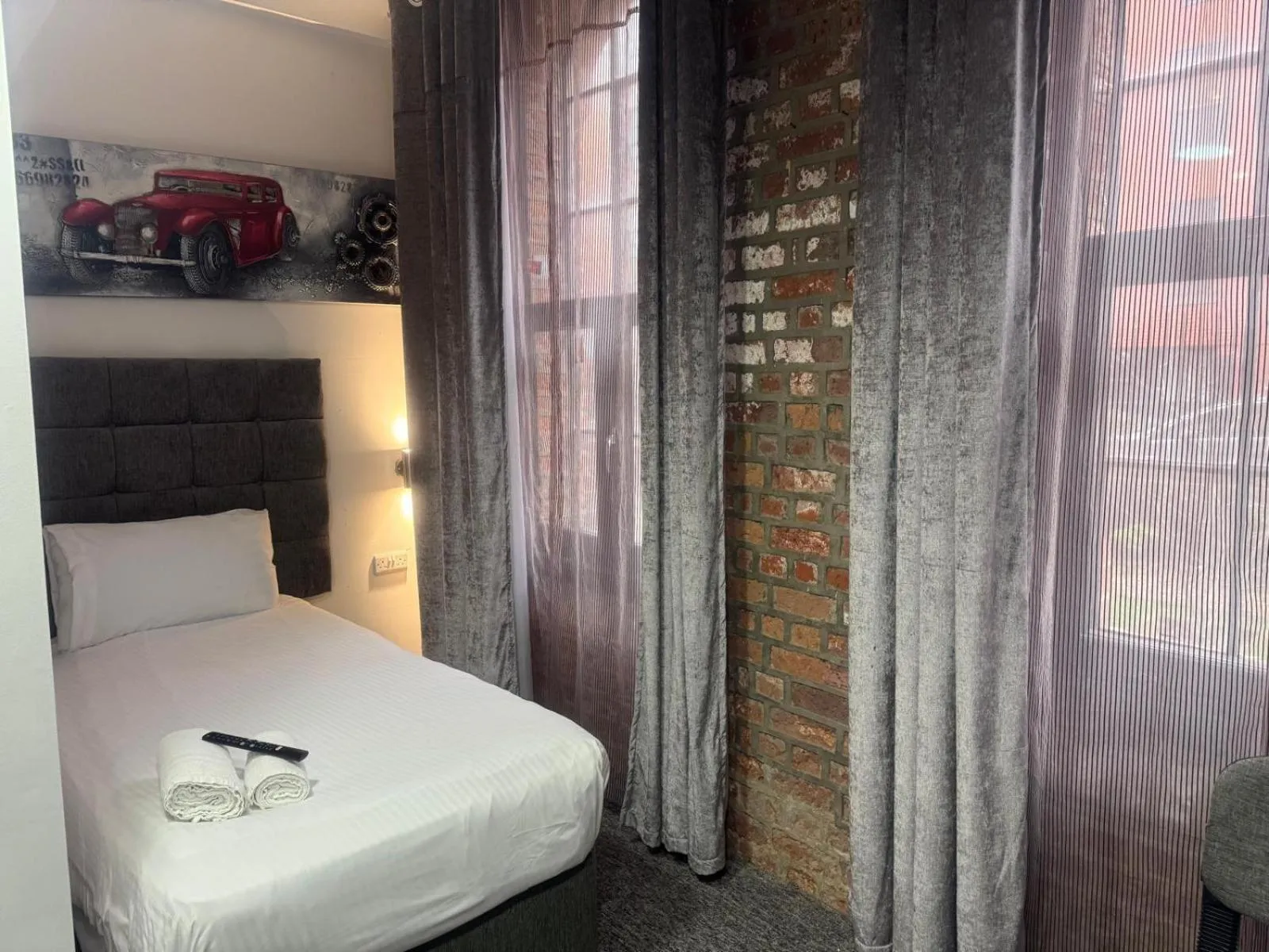 Bed in Trivelles Regency, Nottingham