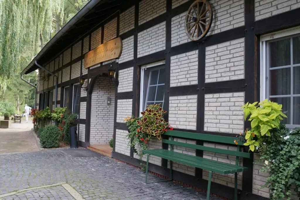 Facade/entrance in Hotel Restaurant Huxmühle