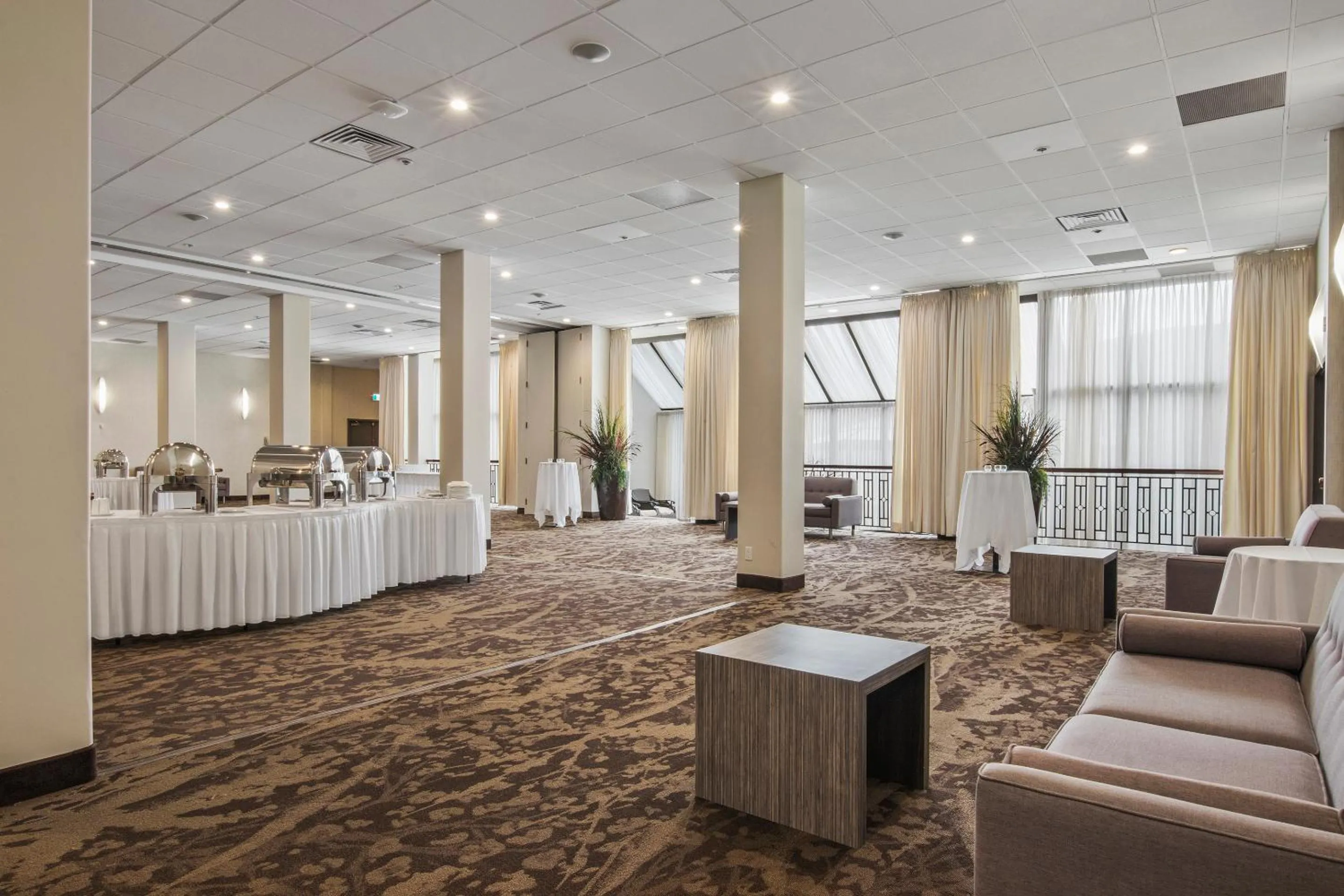 Meeting/conference room in Best Western Premier Calgary Plaza Hotel & Conference Centre