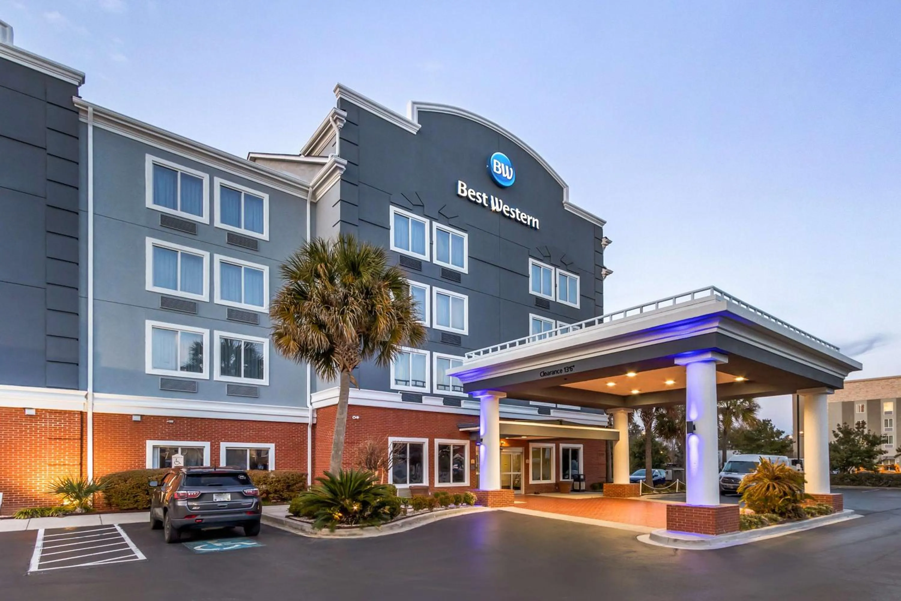 Property building in Best Western Airport Inn & Suites