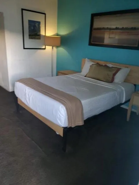 Bed in Desert Hills Motel