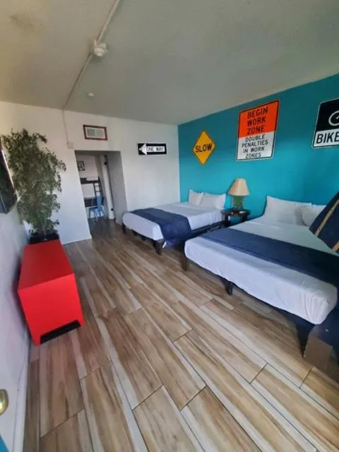 Bed in Desert Hills Motel