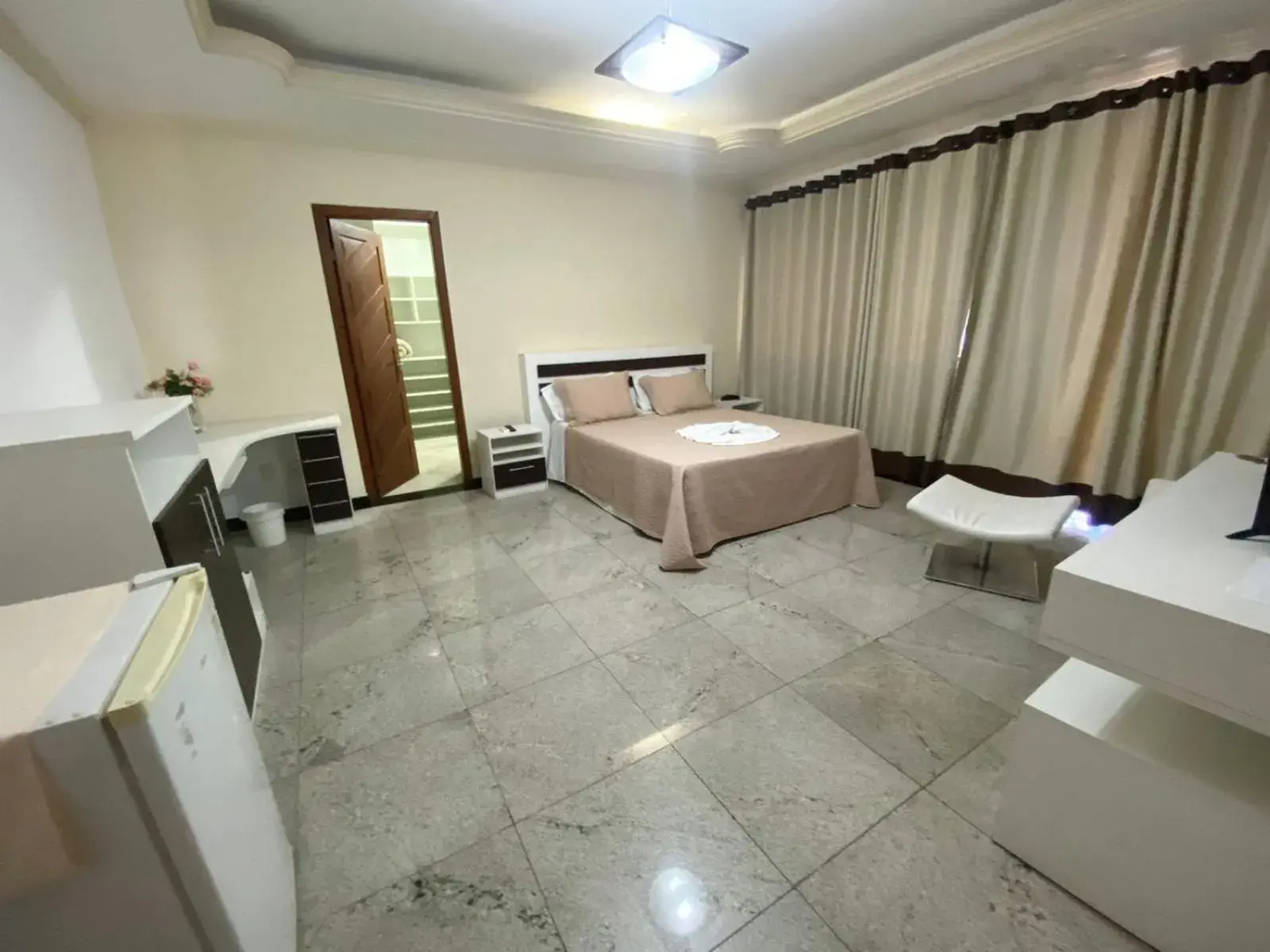 Double Room with Spa Bath in Pousada Dom Fernandes Double Room with Spa Bath in Pousada Dom Fernandes