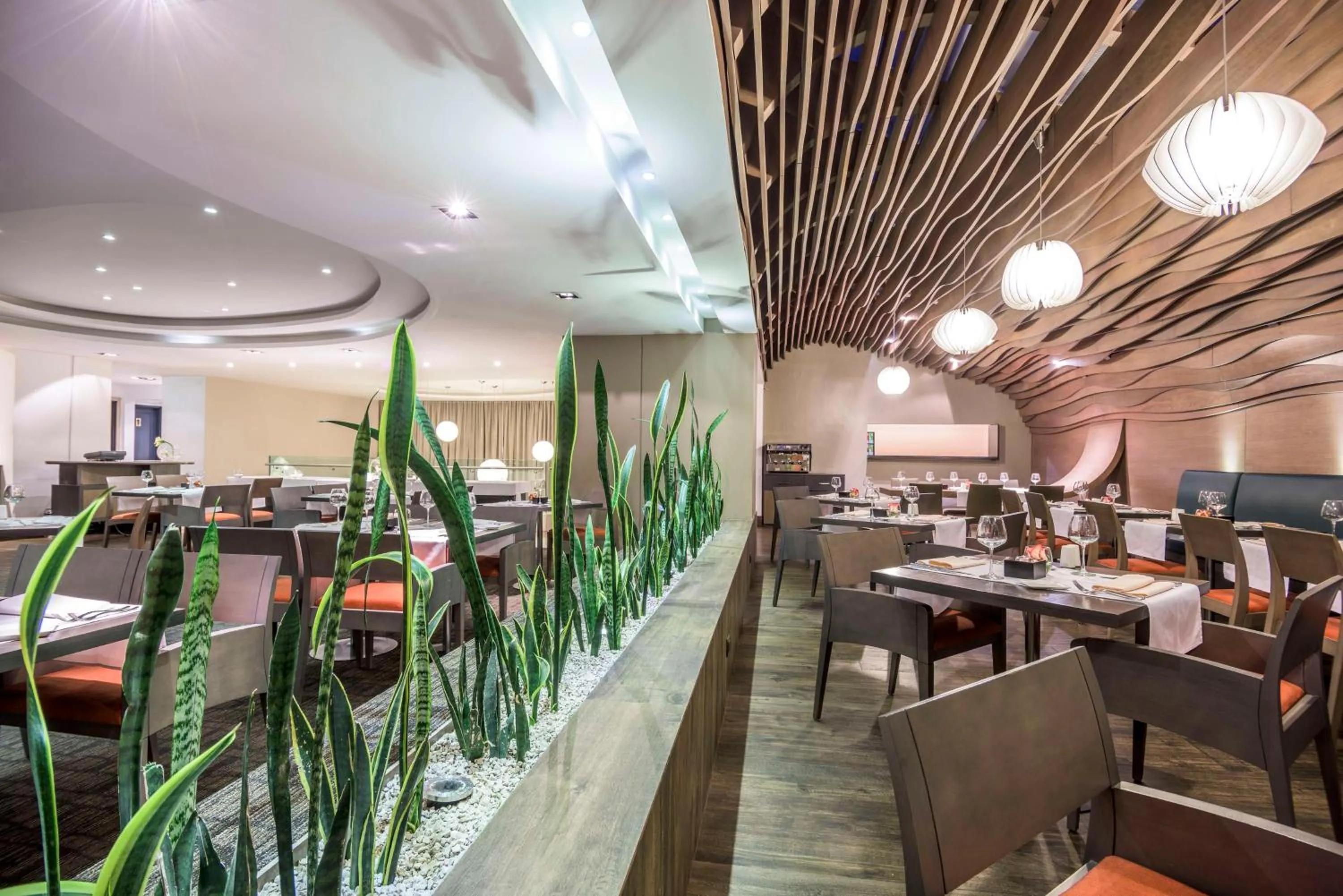 Restaurant/places to eat in NH Collection Quito Royal