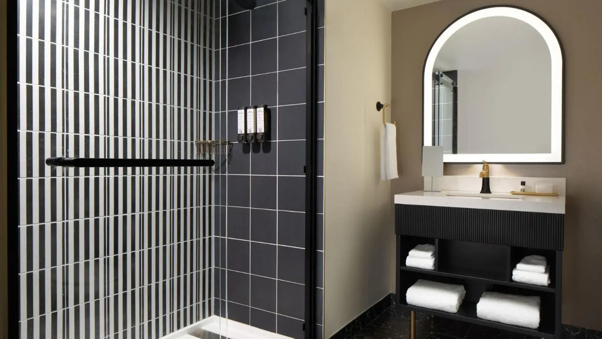 Queen Room in The LaSalle Hotel, Bryan College Station, a Tribute Portfolio Hotel Queen Room in The LaSalle Hotel, Bryan College Station, a Tribute Portfolio Hotel