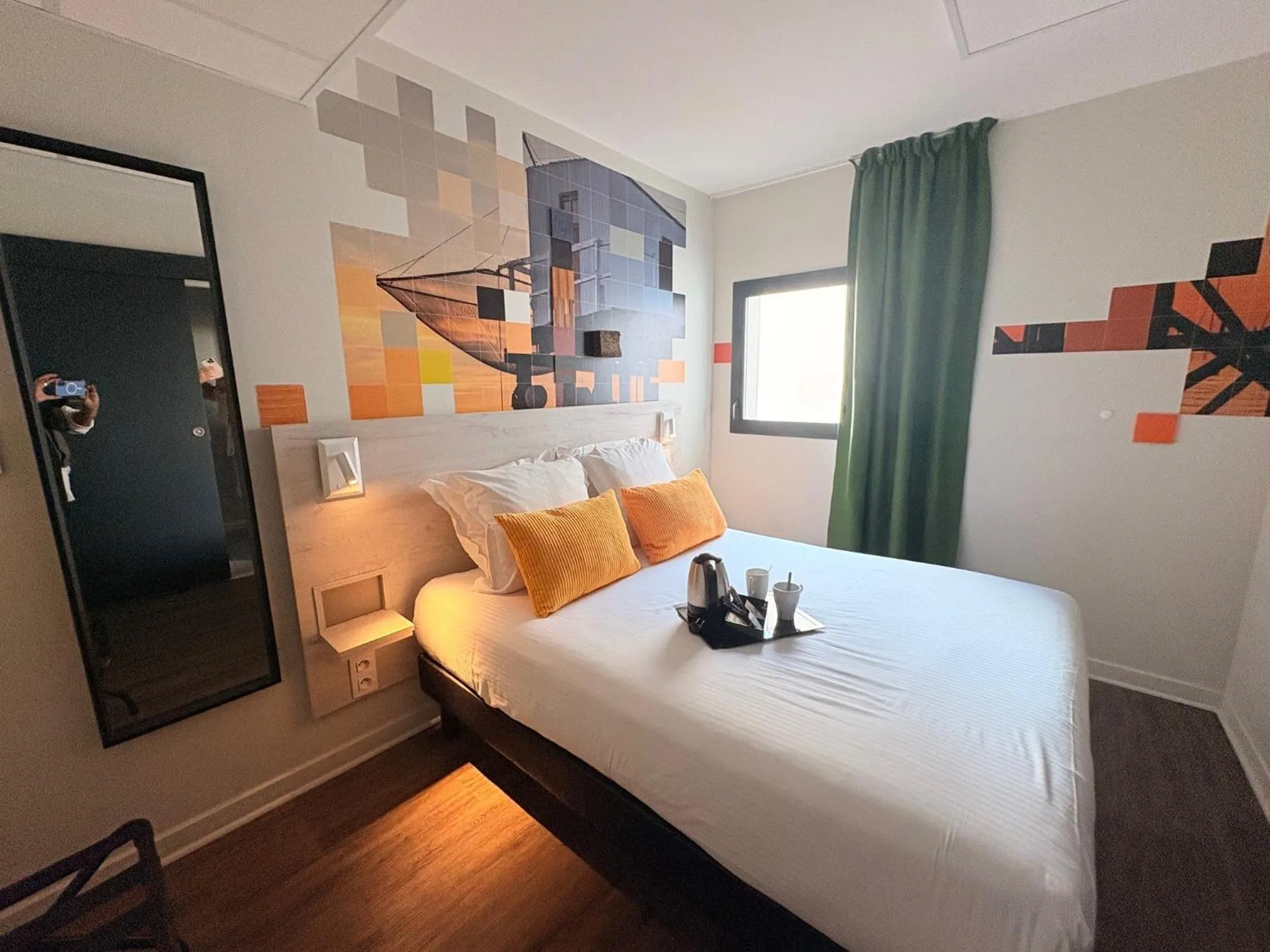 Bedroom, Bed in Hôtel La Fabrique