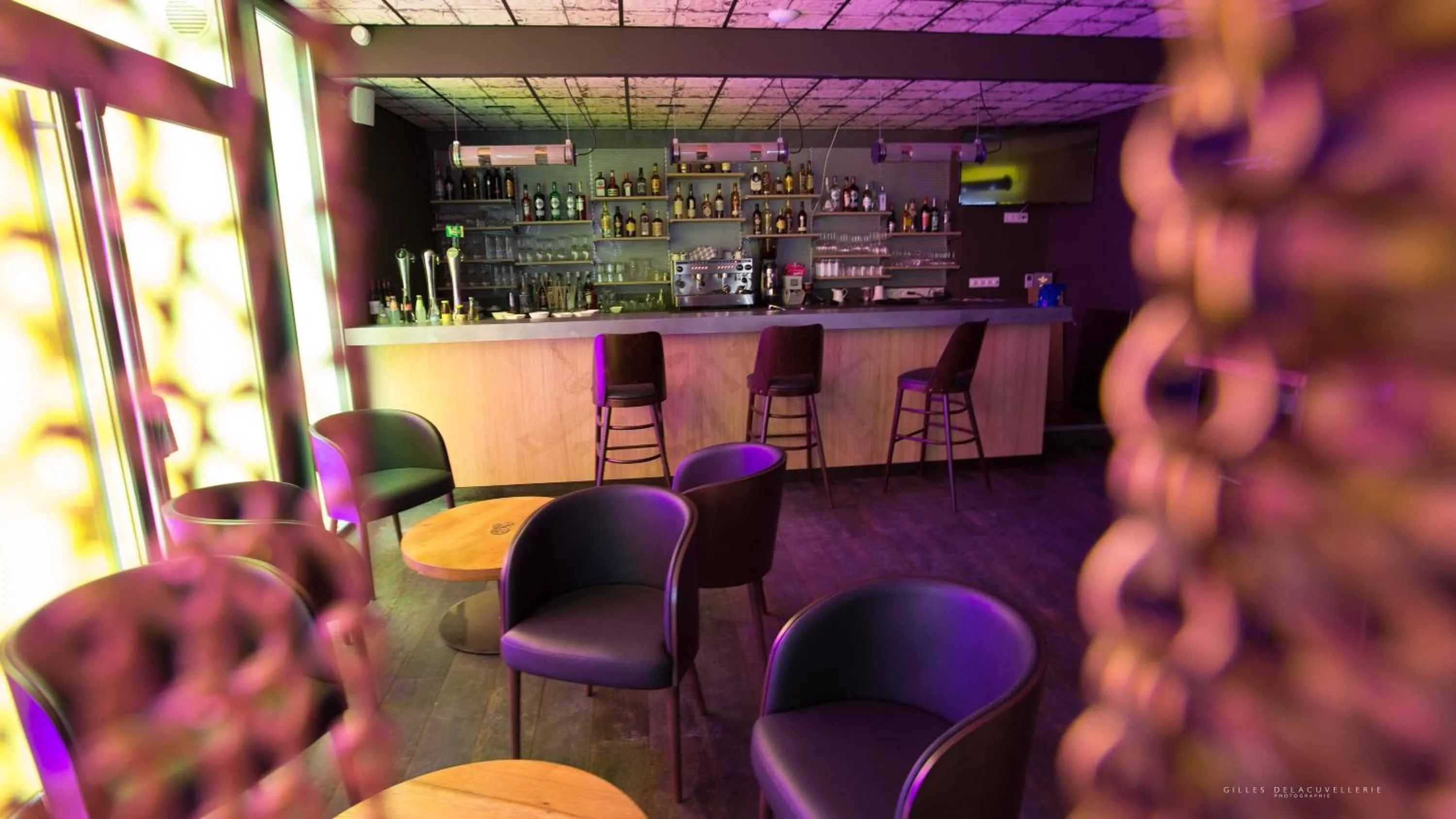 Lounge or bar in Hôtel La Fabrique