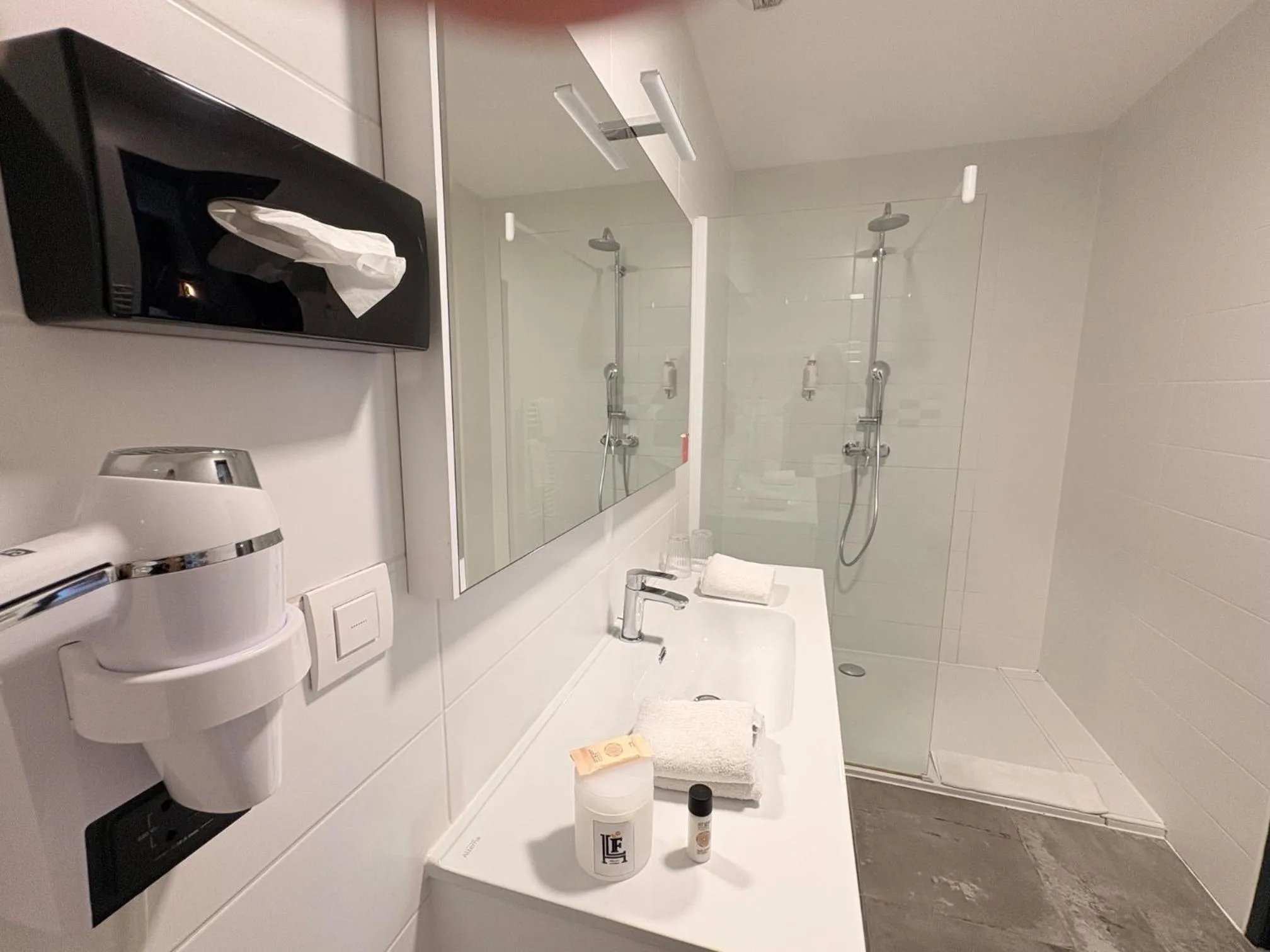 Bathroom in Hôtel La Fabrique