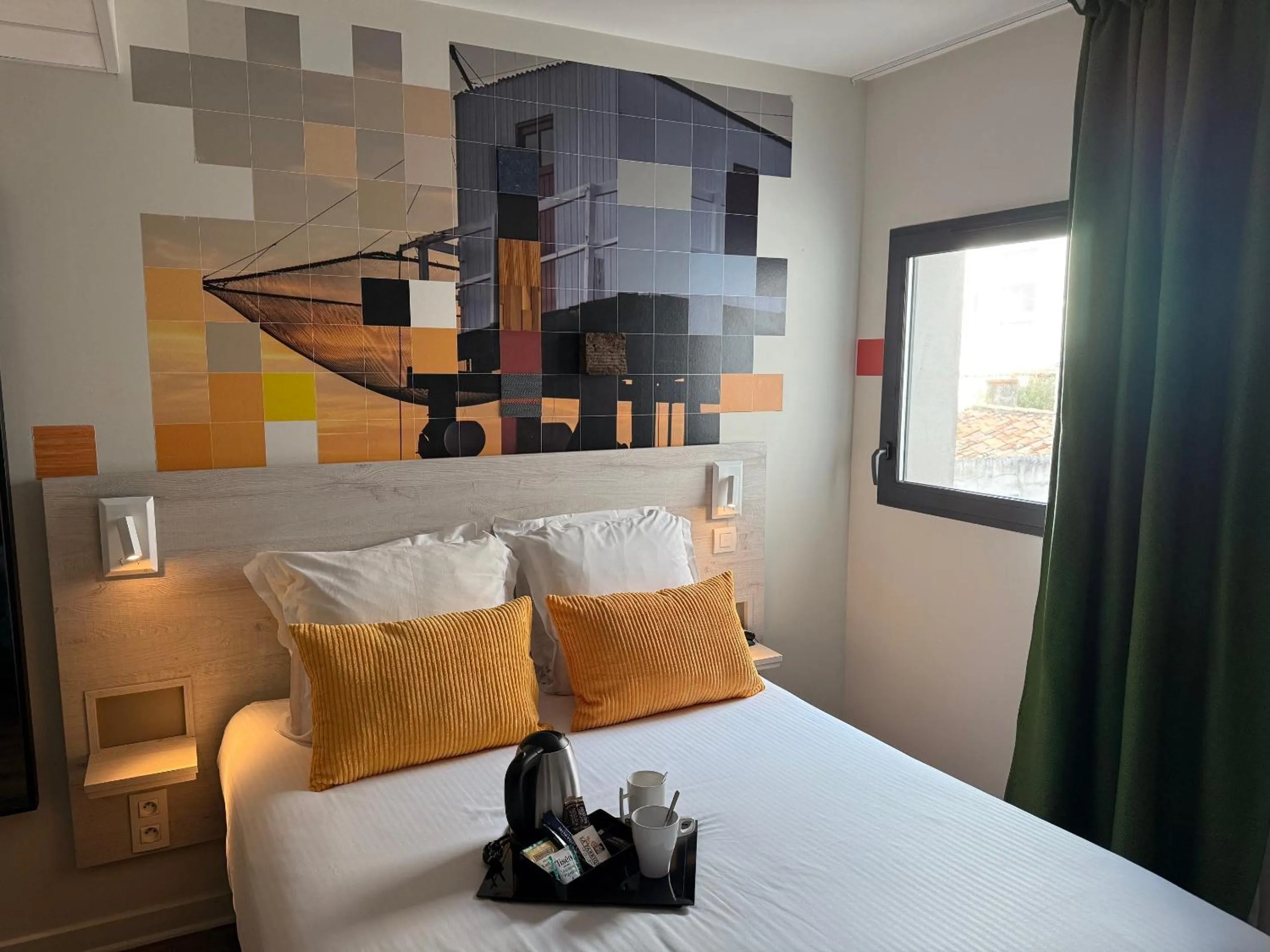 Bedroom, Bed in Hôtel La Fabrique