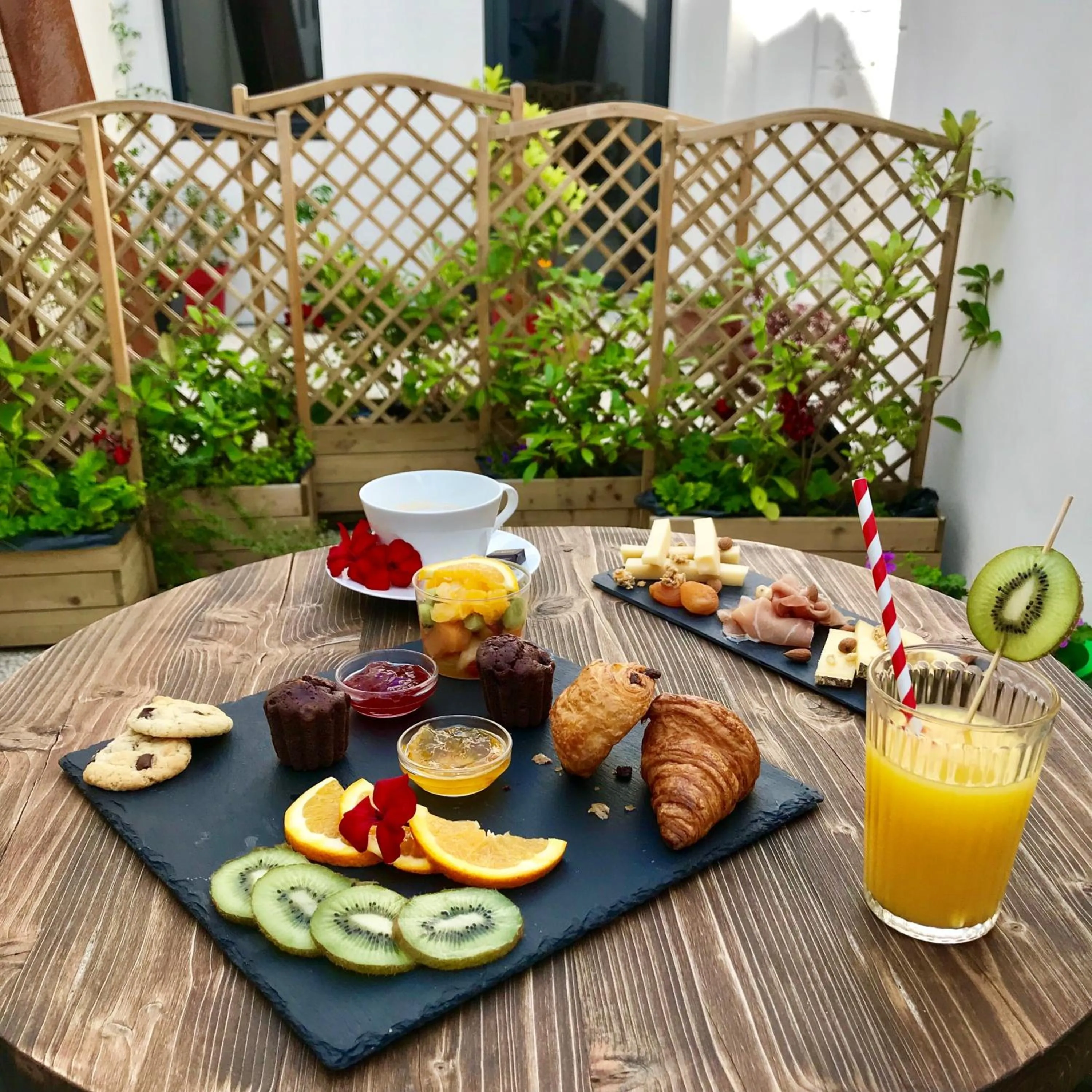 Breakfast in Hôtel La Fabrique