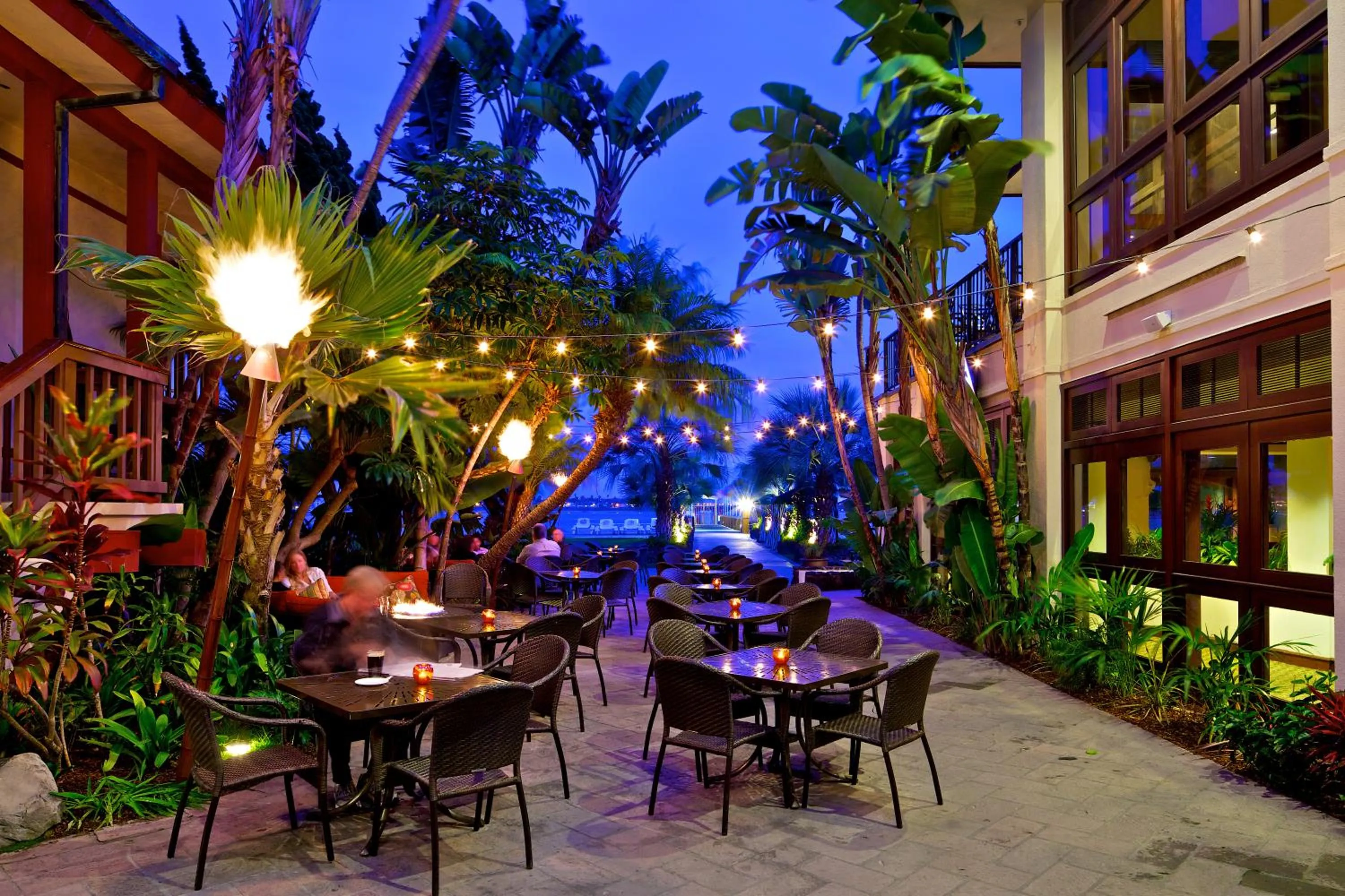 Restaurant/places to eat in Catamaran Resort Hotel and Spa