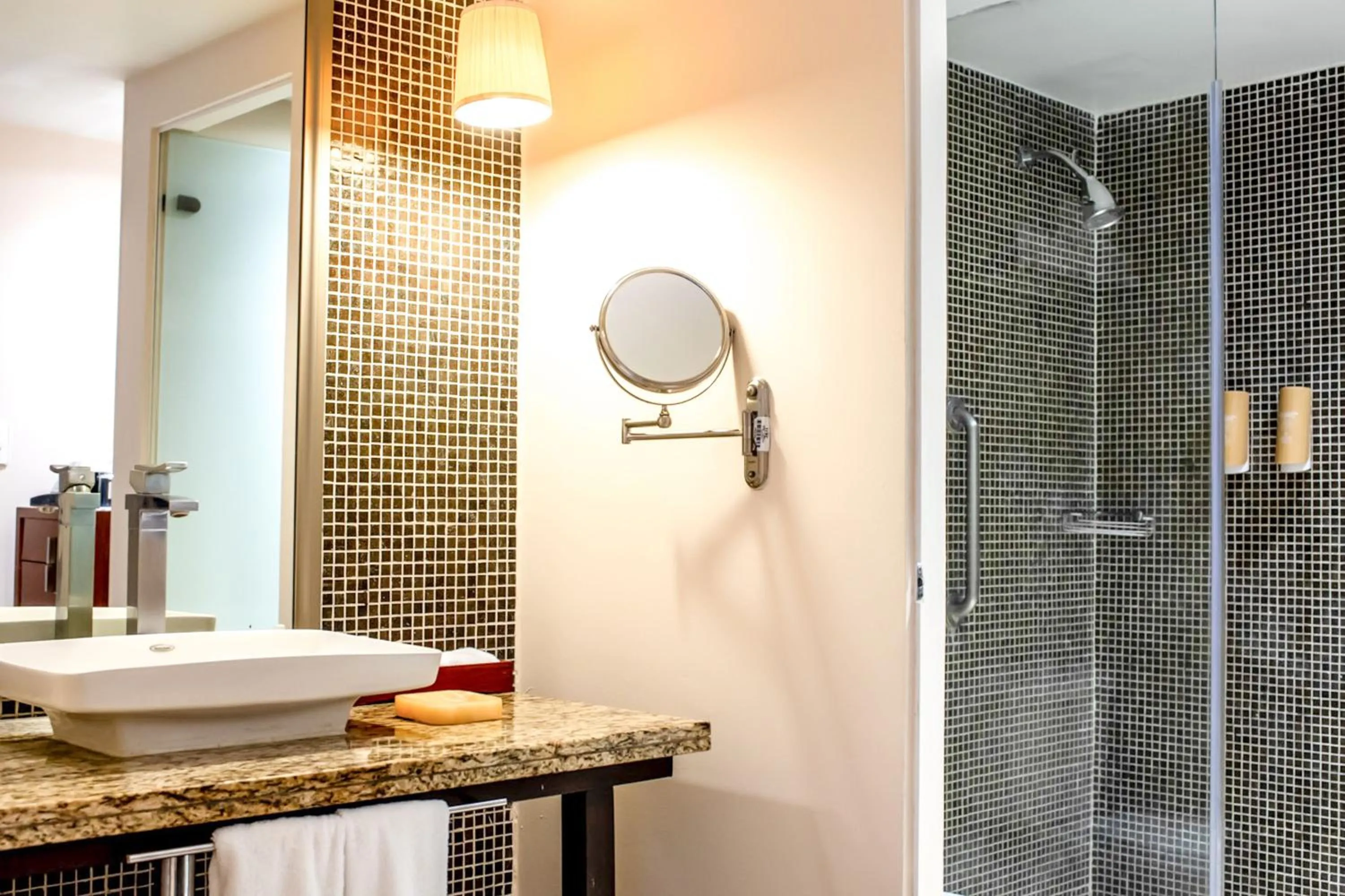 Bathroom in Emporio Veracruz