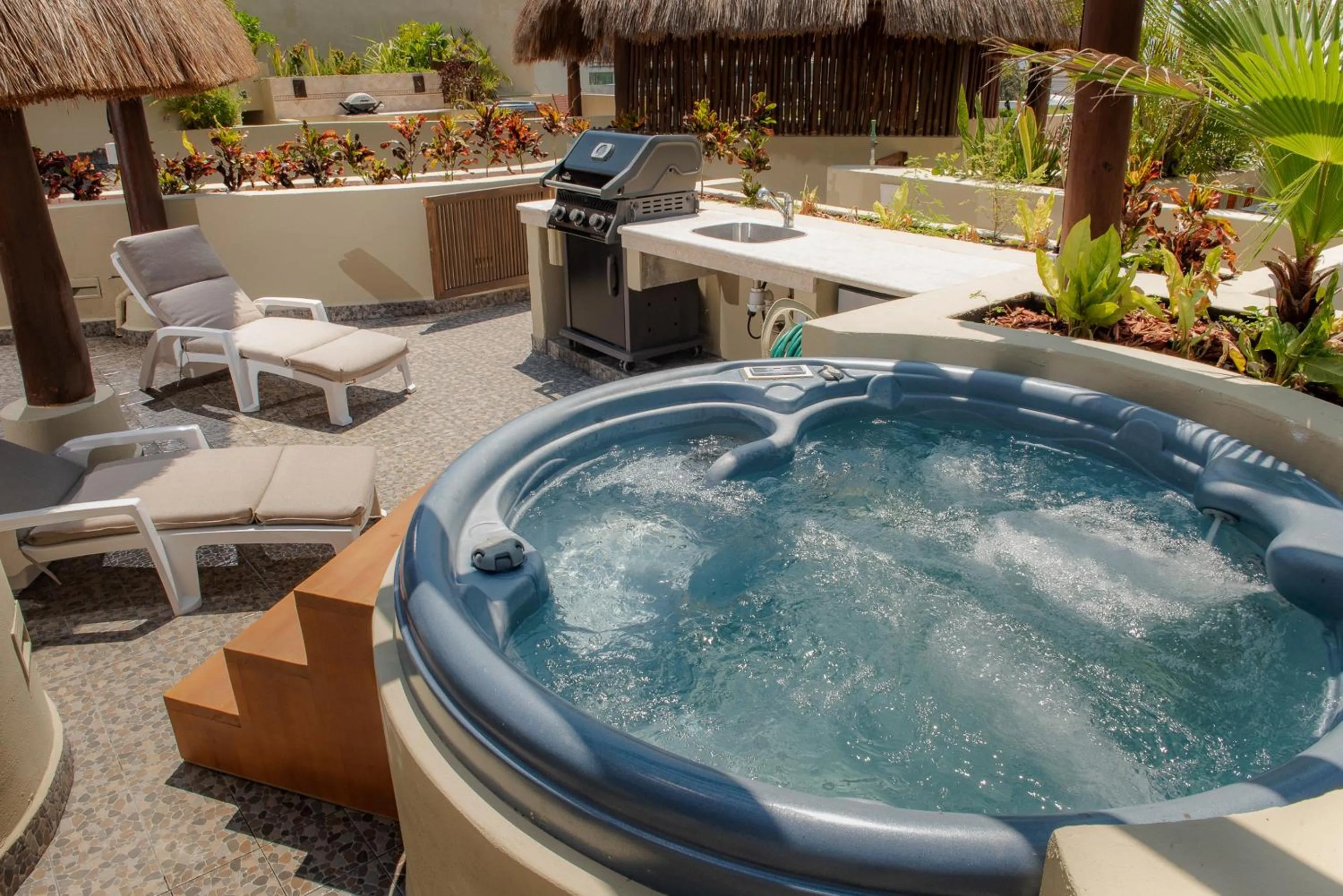 Day in Maya Villa Condo Hotel and Beachclub