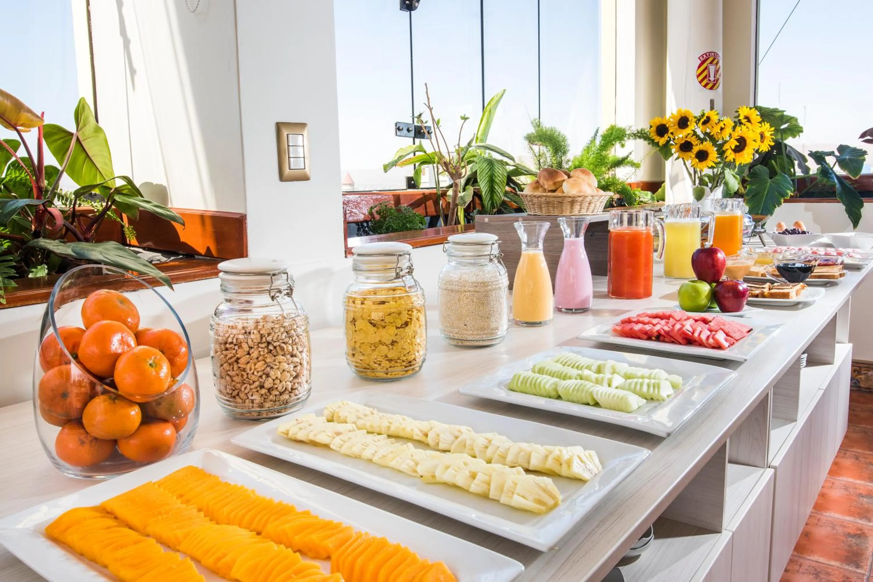 Food and drinks in Natura Inn Hotel