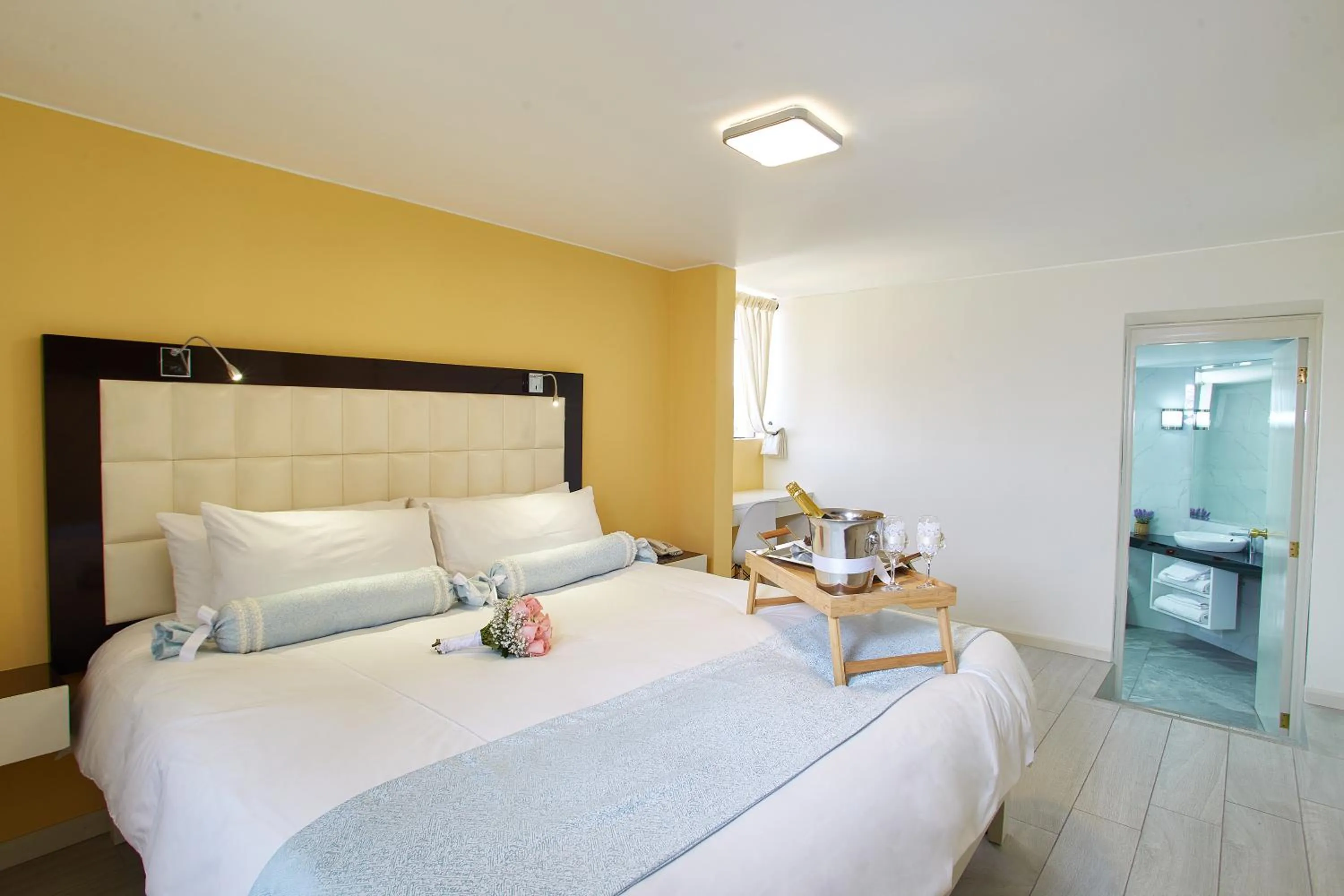 Photo of the whole room, Bed in Natura Inn Hotel