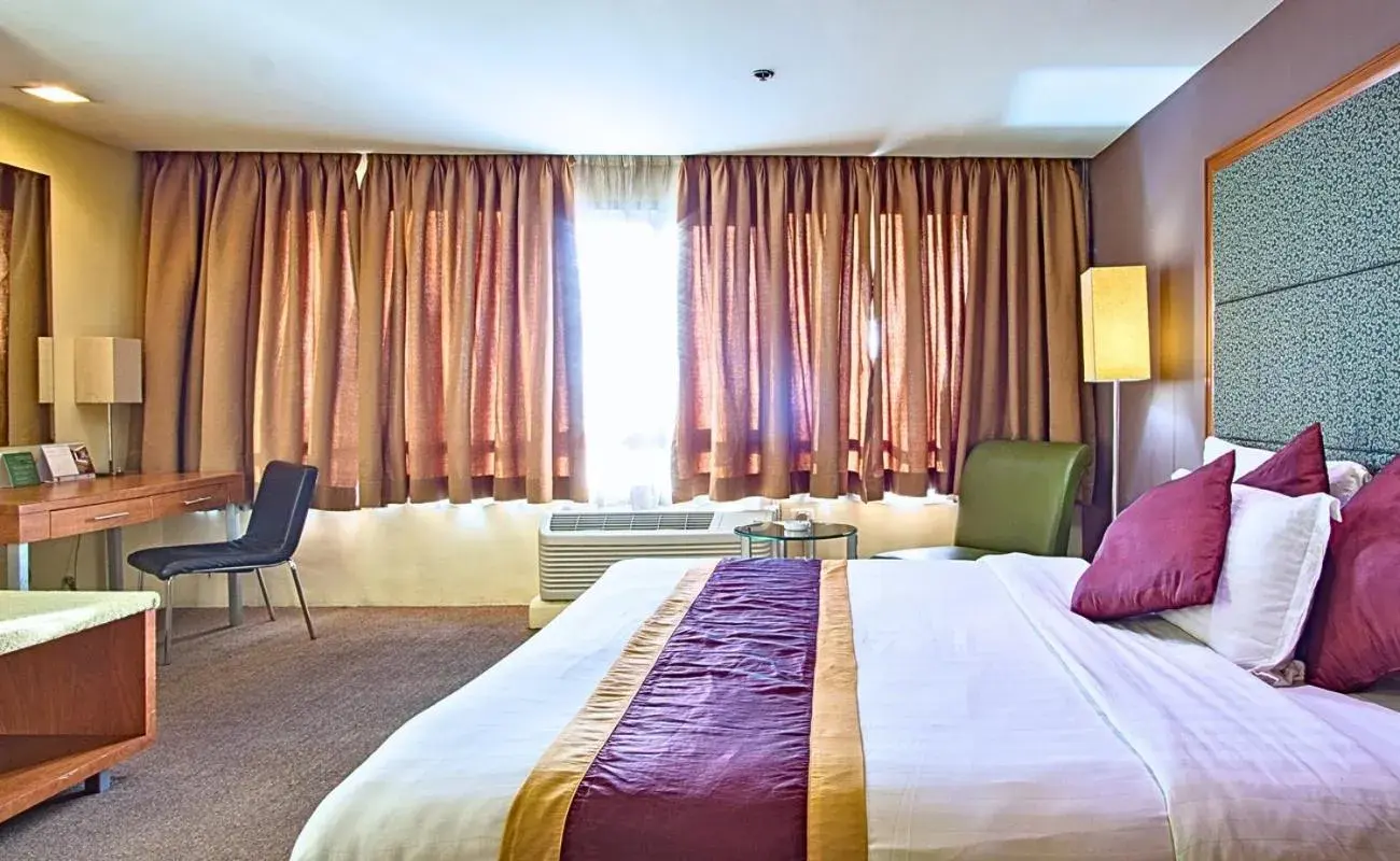 Superior Queen - Residential Floor in Greenhills Elan Hotel Modern - Newly Renovated Superior Queen - Residential Floor in Greenhills Elan Hotel Modern - Newly Renovated