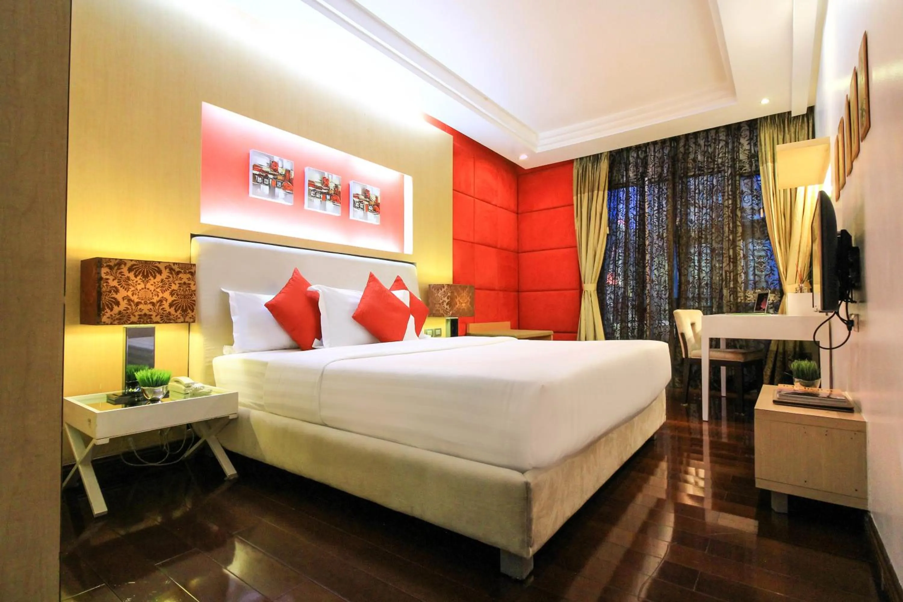 Bed in Greenhills Elan Hotel Modern - Newly Renovated