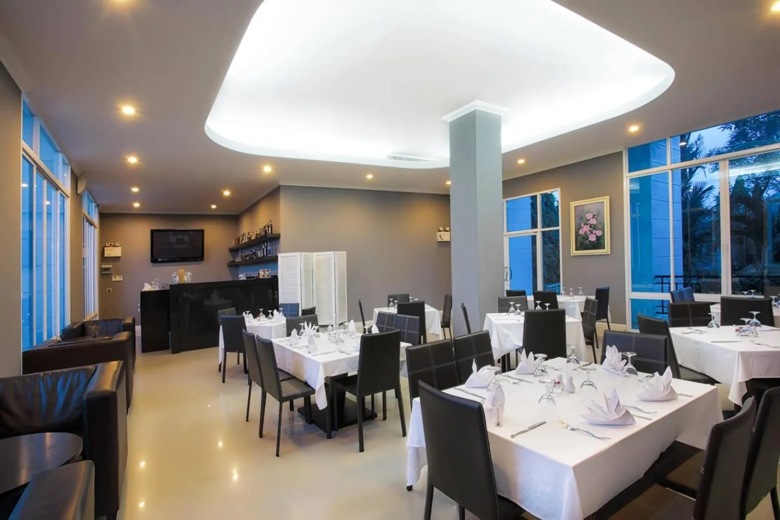 Restaurant/places to eat in La Vie En Rose - SHA Plus