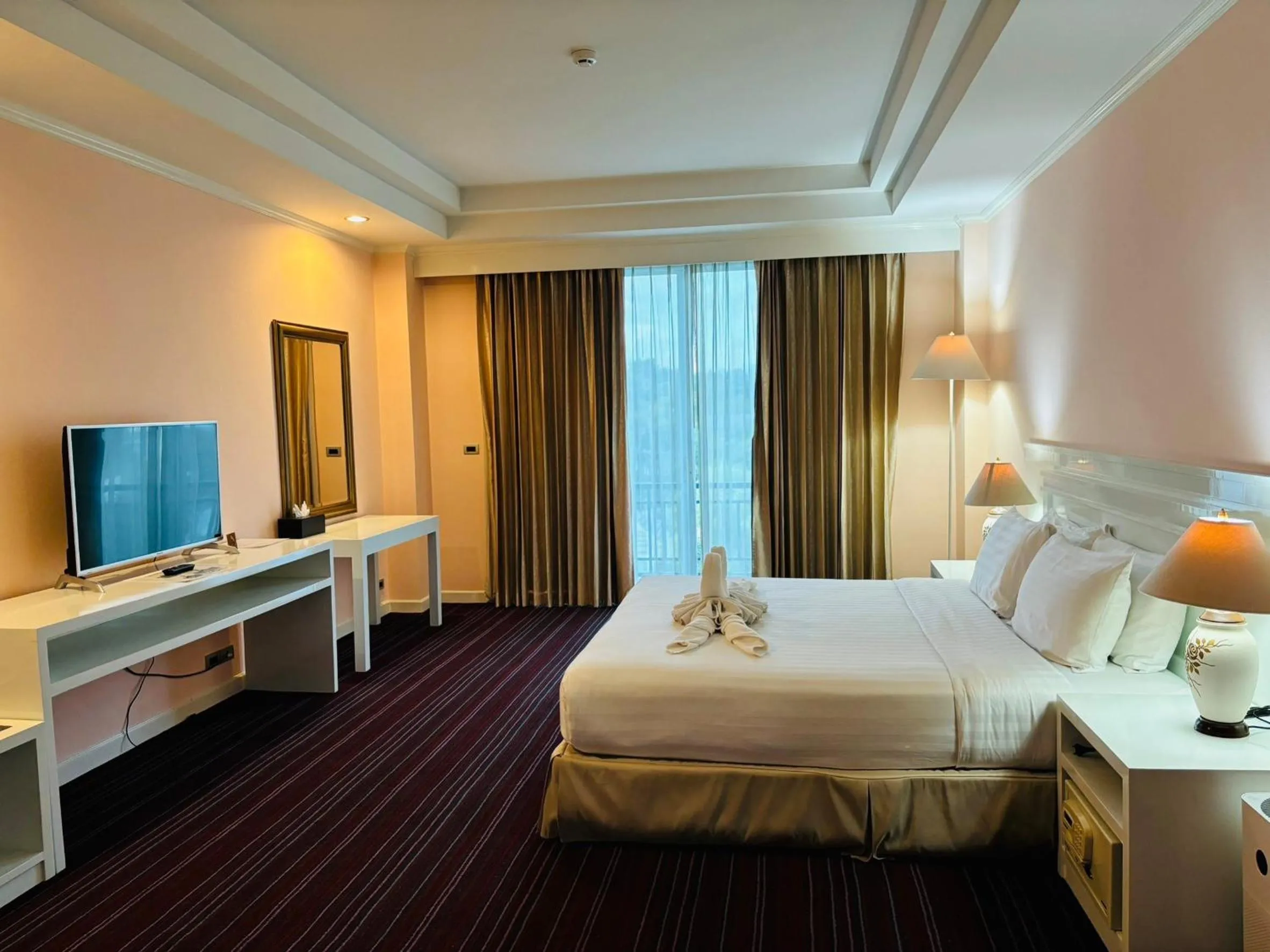 Bedroom, Bed in La Vie En Rose - SHA Plus