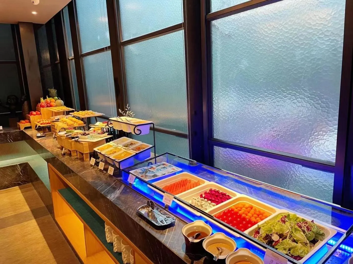 Breakfast in Pagoda Hotel Hangzhou West Lake Wulin - City Center and Family Friendly