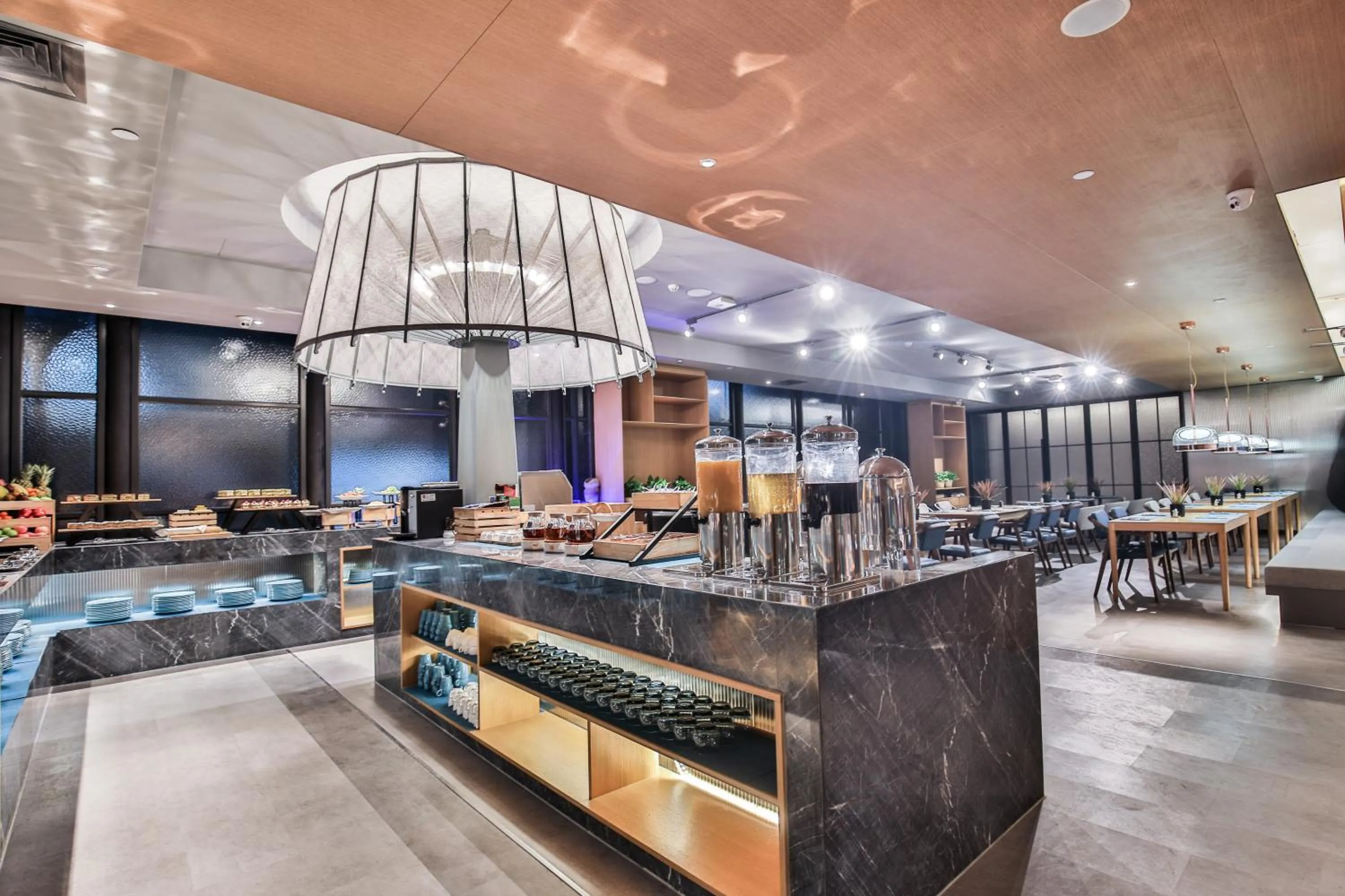 Restaurant/places to eat in Pagoda Hotel Hangzhou West Lake Wulin - City Center and Family Friendly