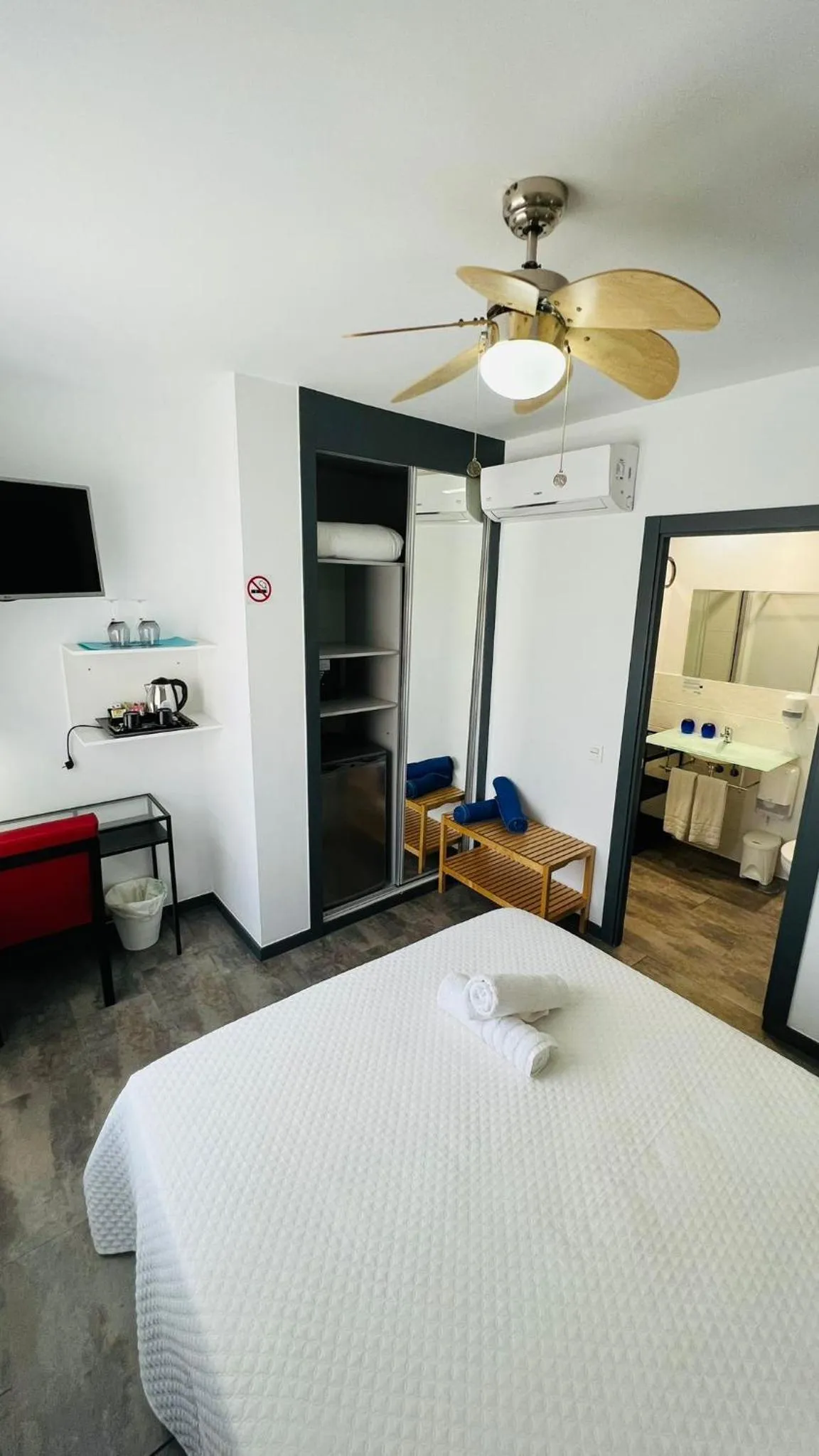 Bed in Bajondillo Beach Cozy Inns