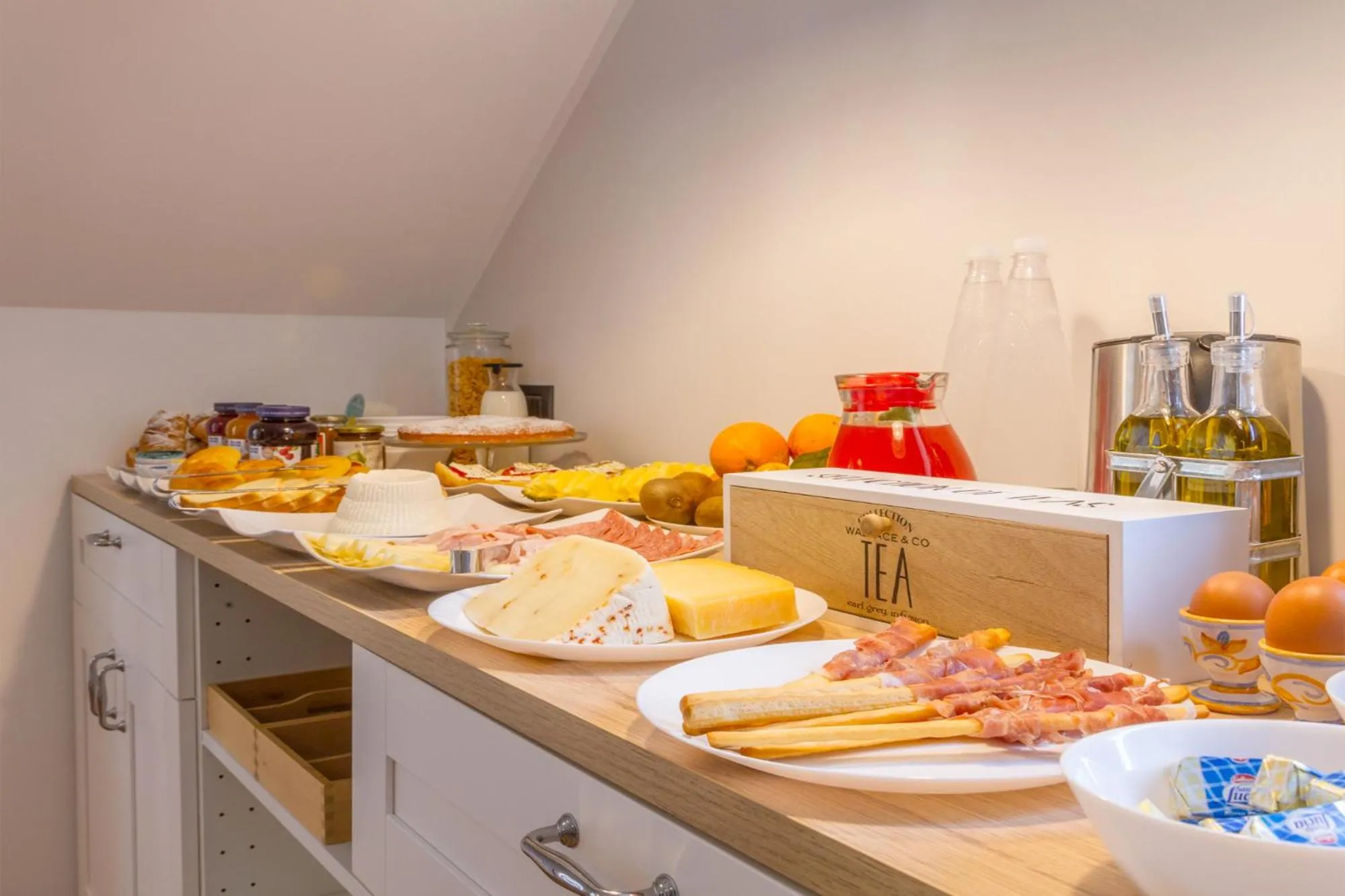 Continental breakfast in B&B Cortile Umberto I