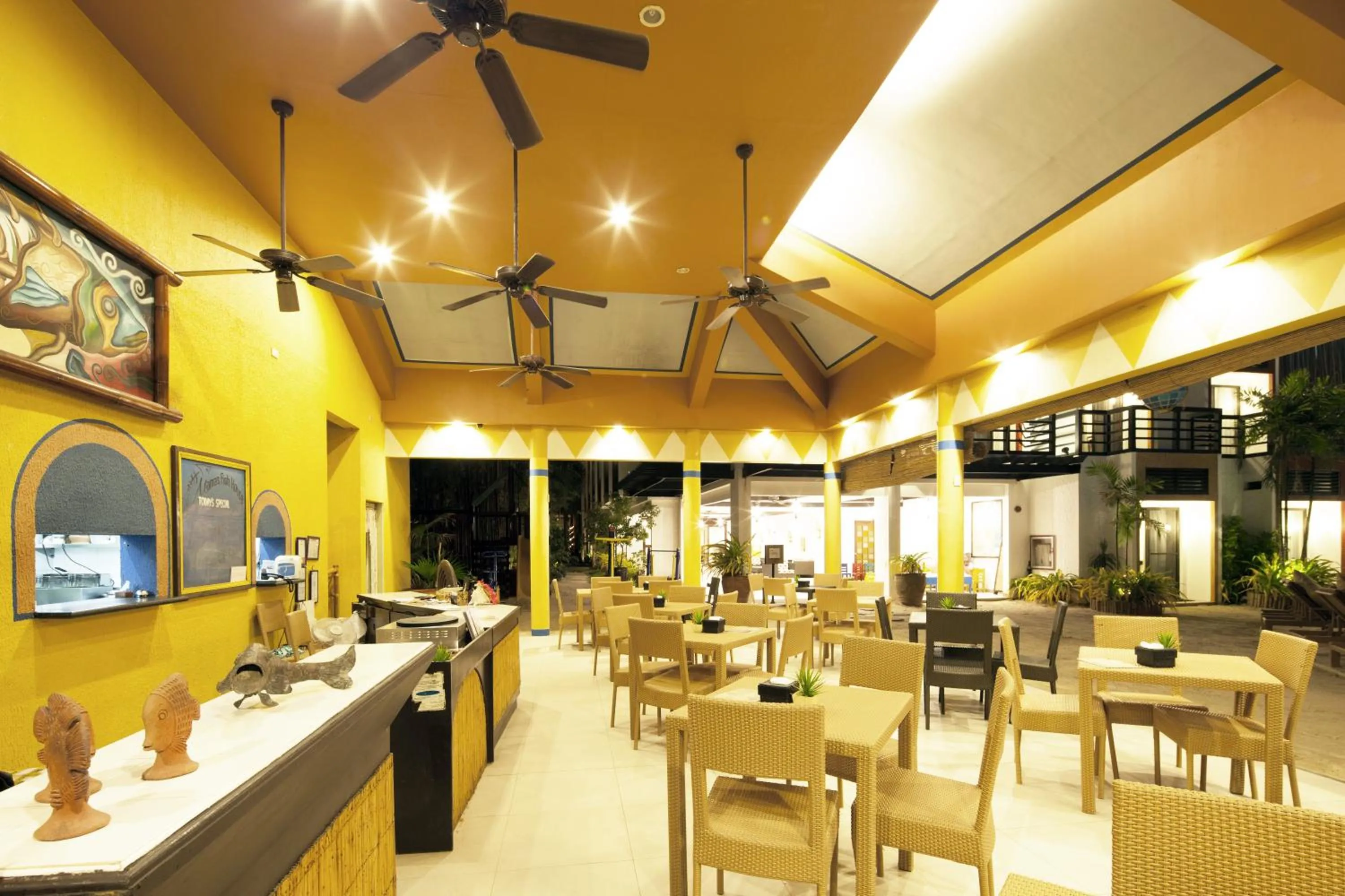 Restaurant/places to eat in Microtel by Wyndham Boracay