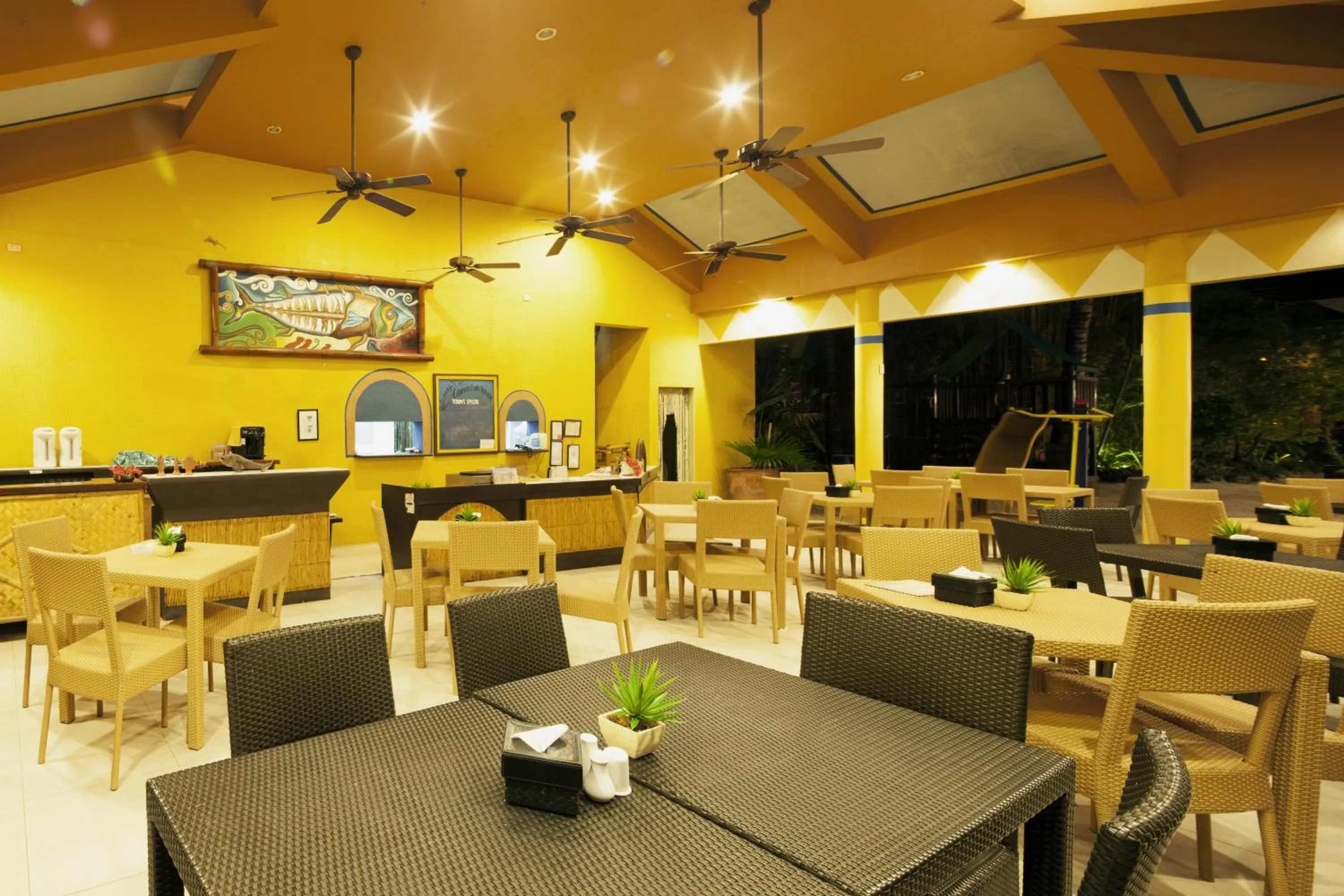 Restaurant/places to eat in Microtel by Wyndham Boracay