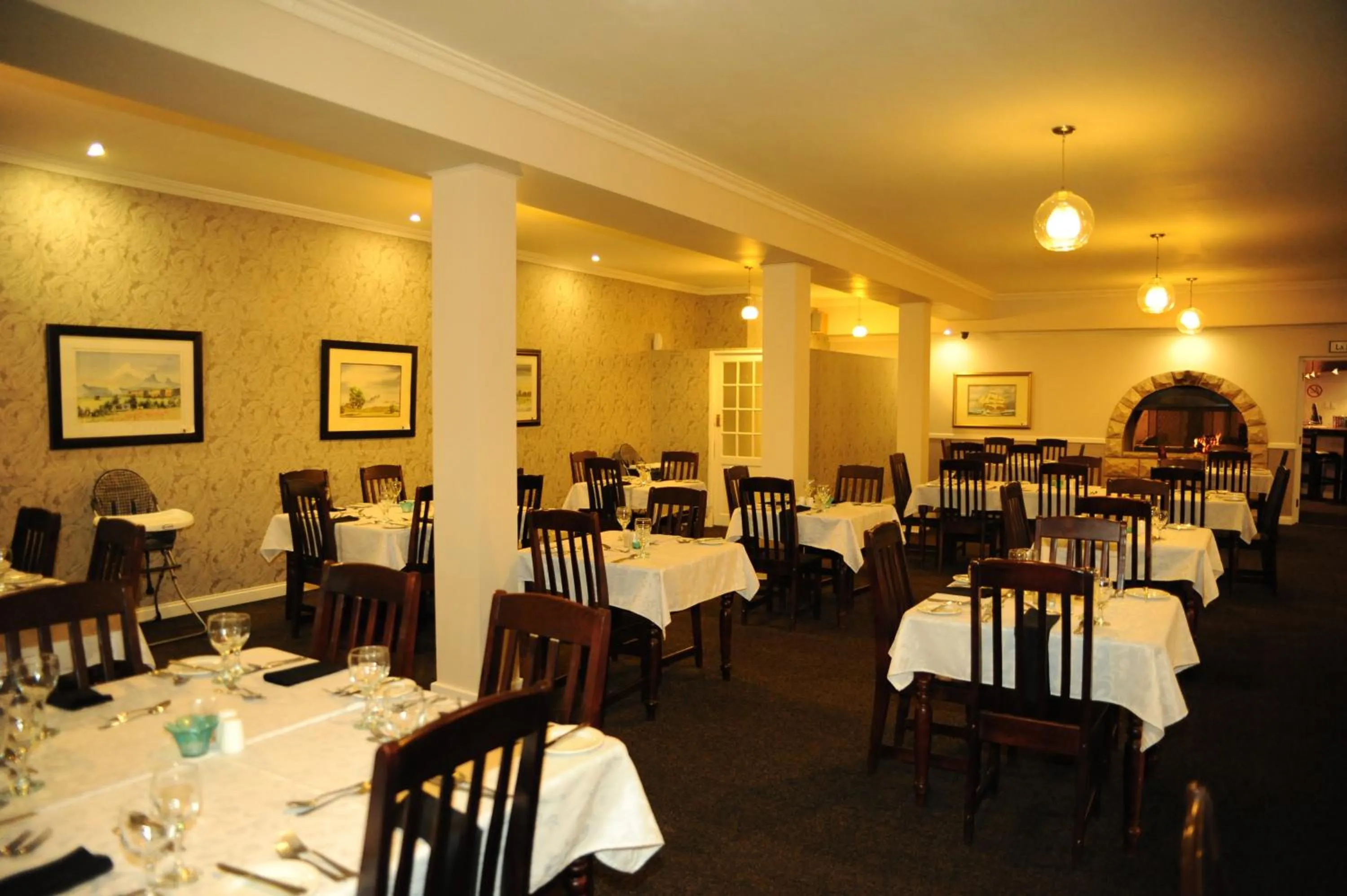 Restaurant/places to eat in Mont d'Or Hotel Clarens