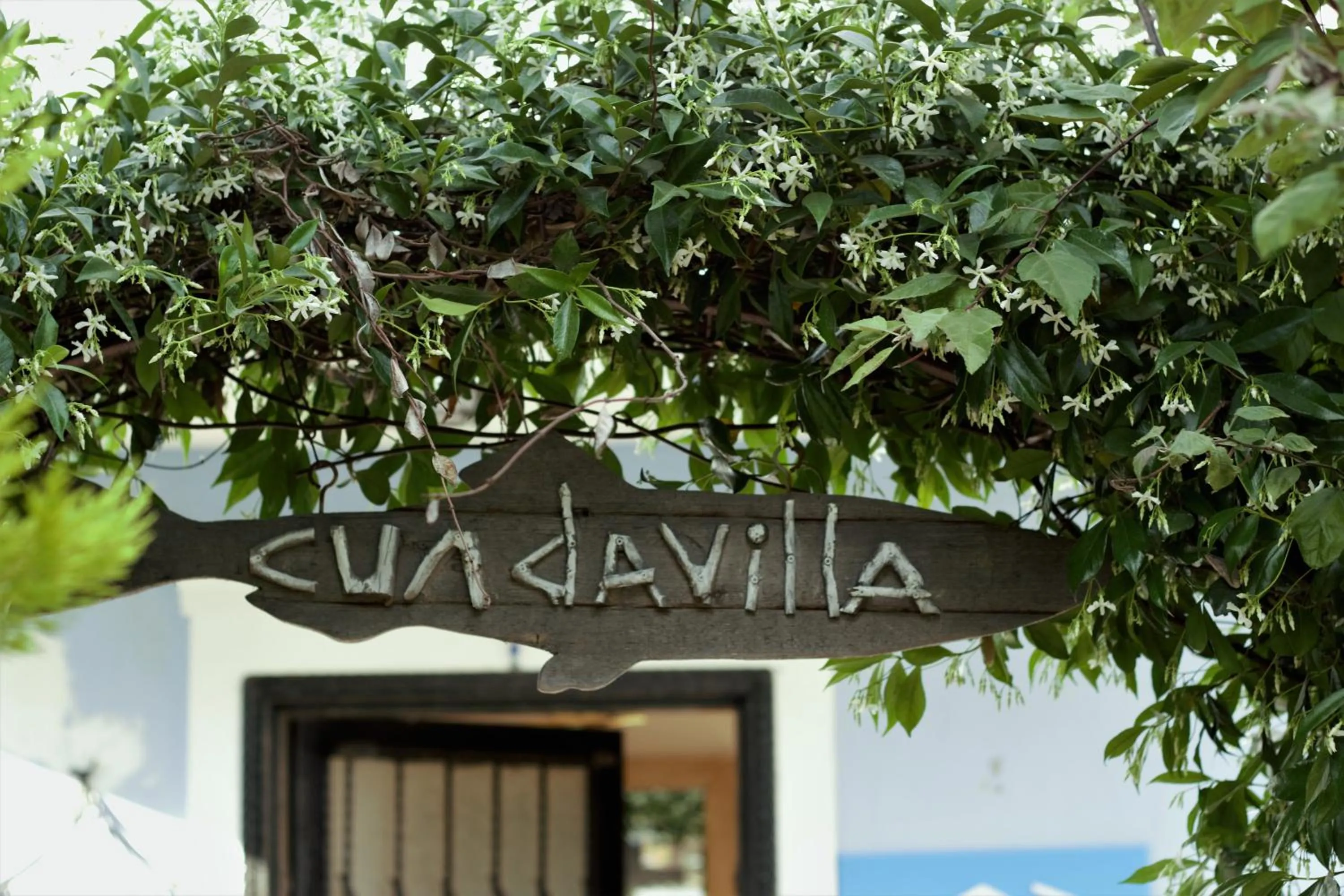 Property logo or sign in Cundavilla Hotel & Suites