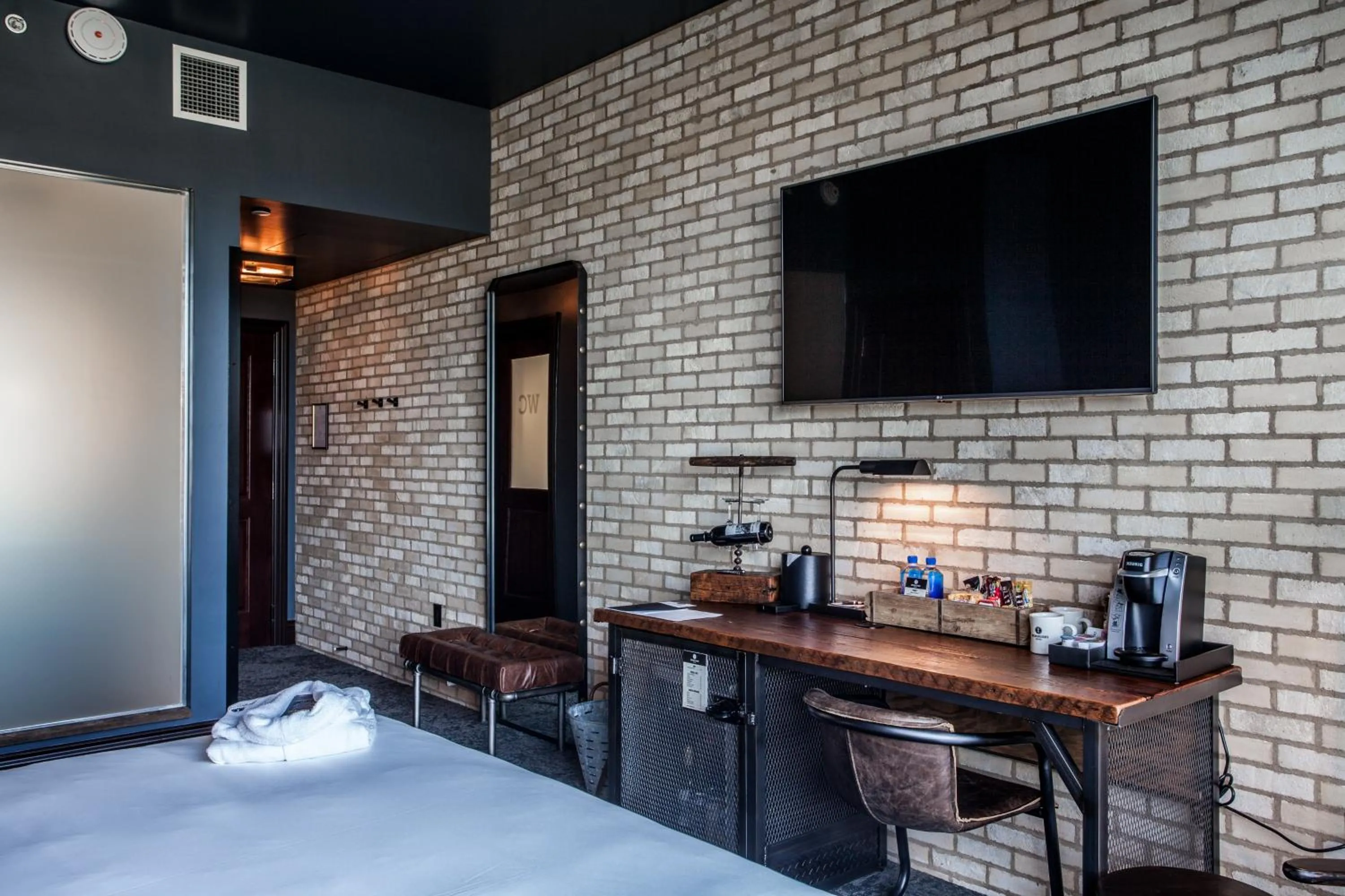 Bed in Ironworks Hotel Indy