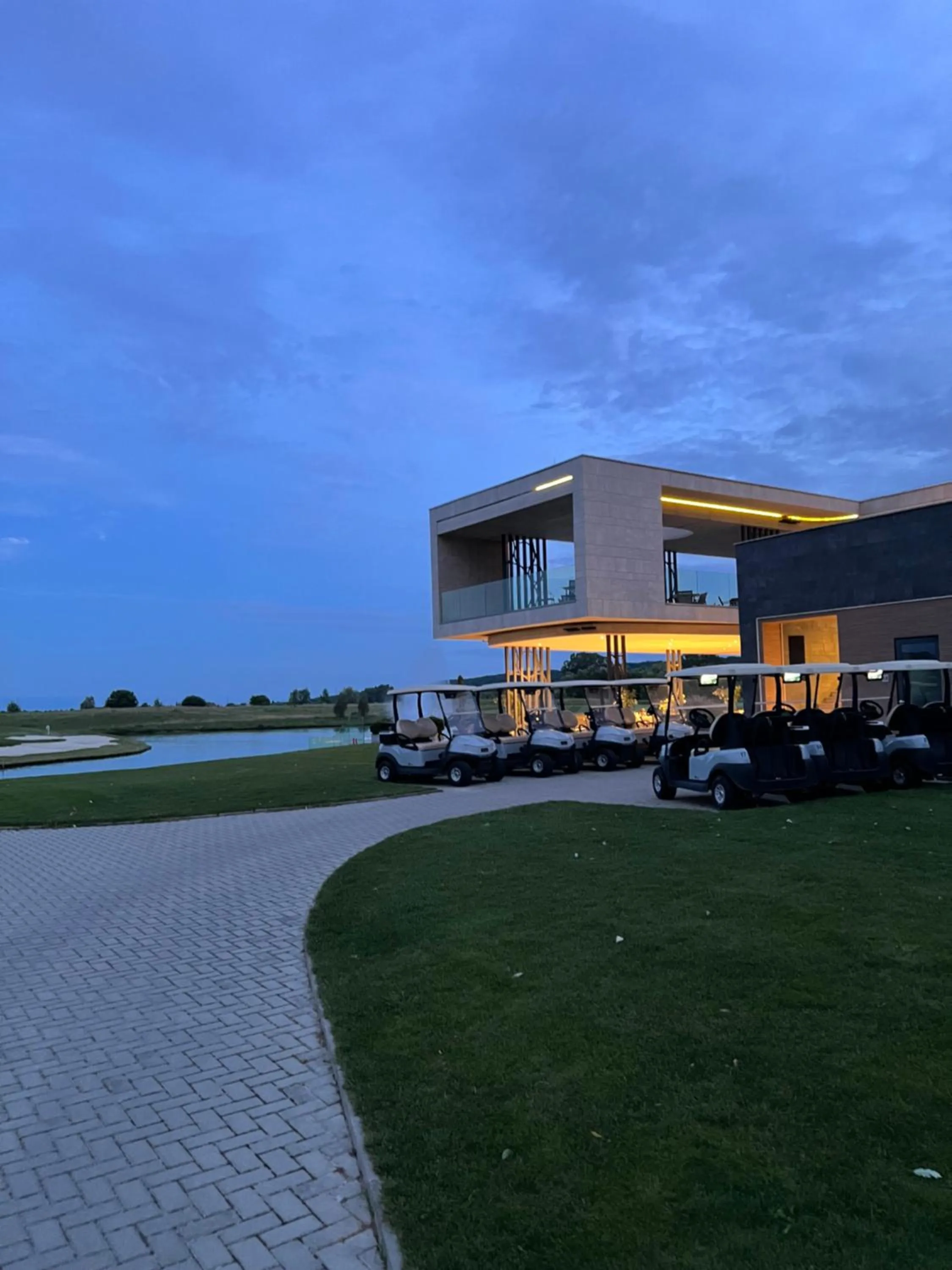 Restaurant/places to eat in Zala Springs Golf Resort