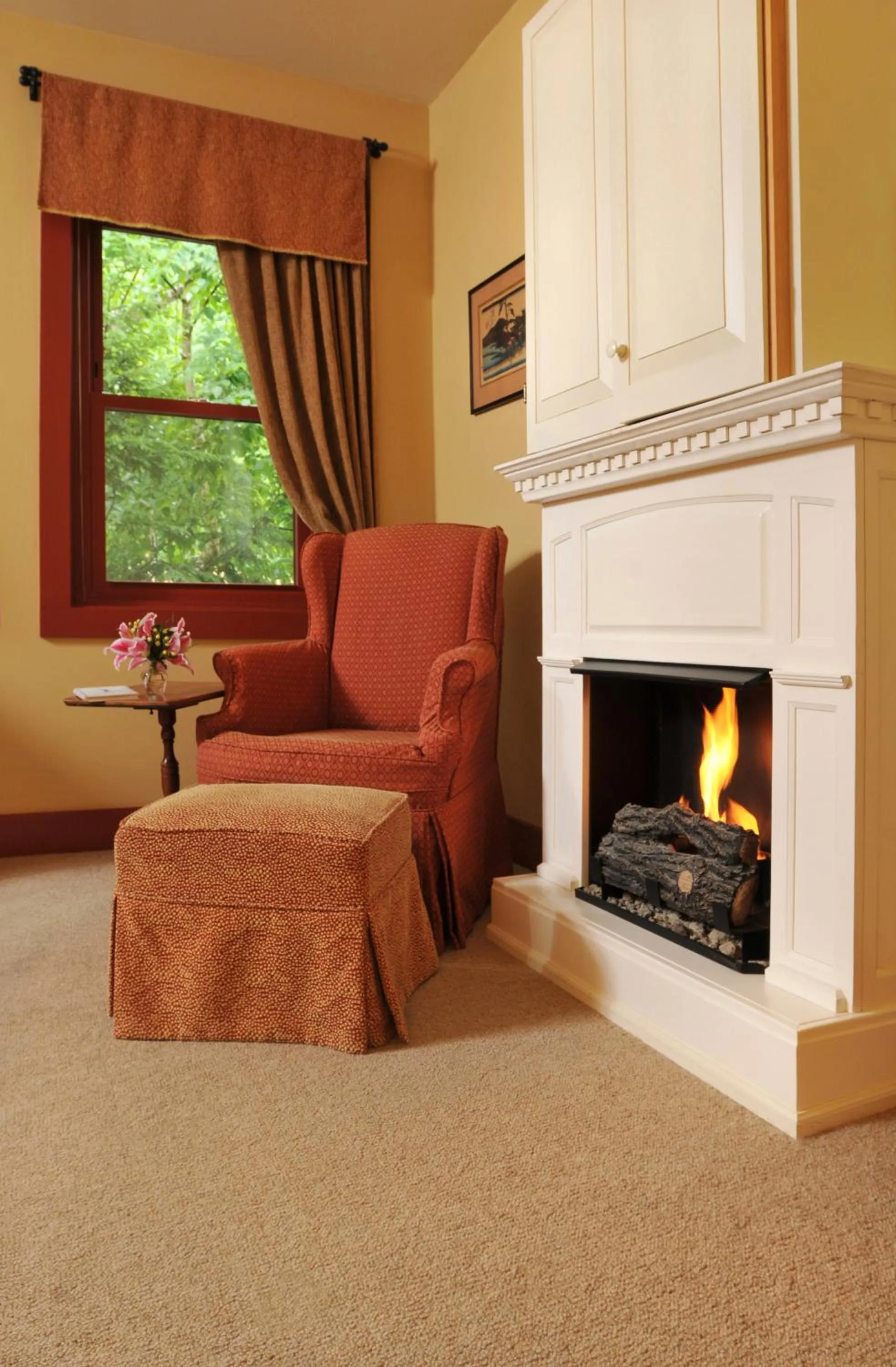 Seating area in 1795 Acorn Inn Bed and Breakfast