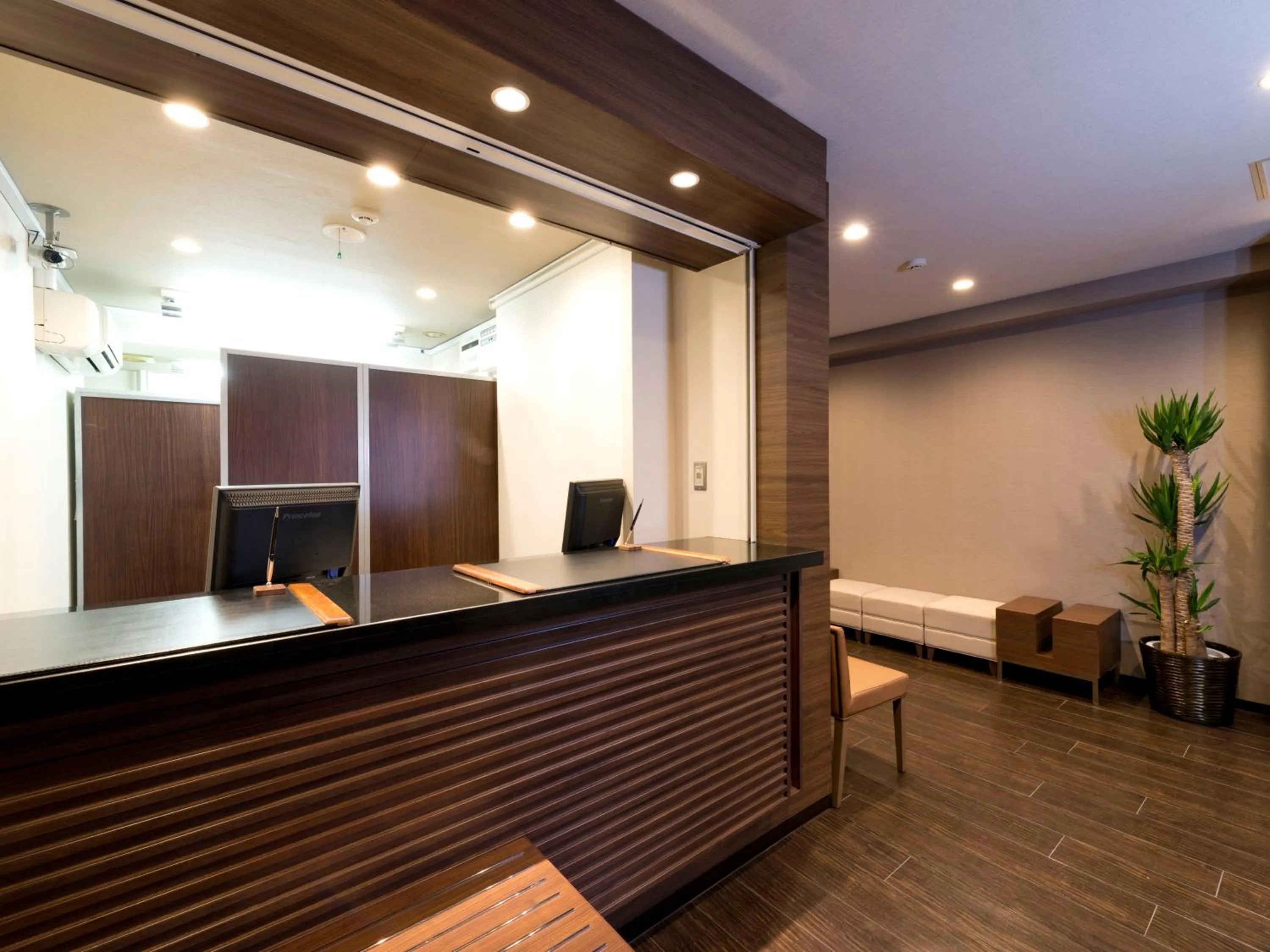 Lobby or reception in HOTEL MYSTAYS Ueno Iriyaguchi