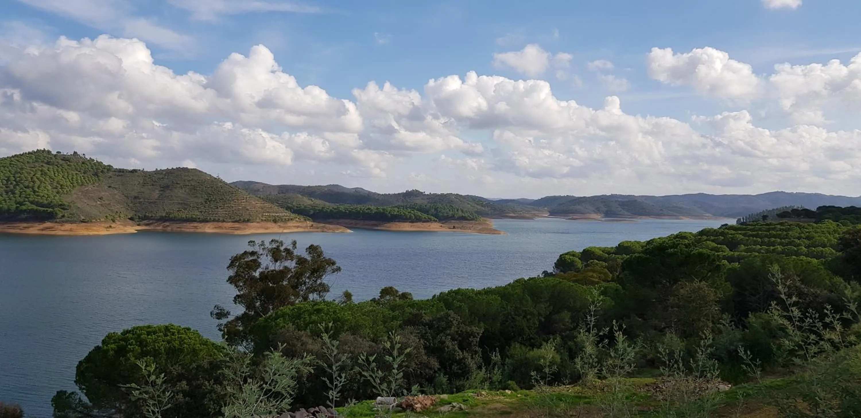 Lake view in Santa Clara Country Hotel