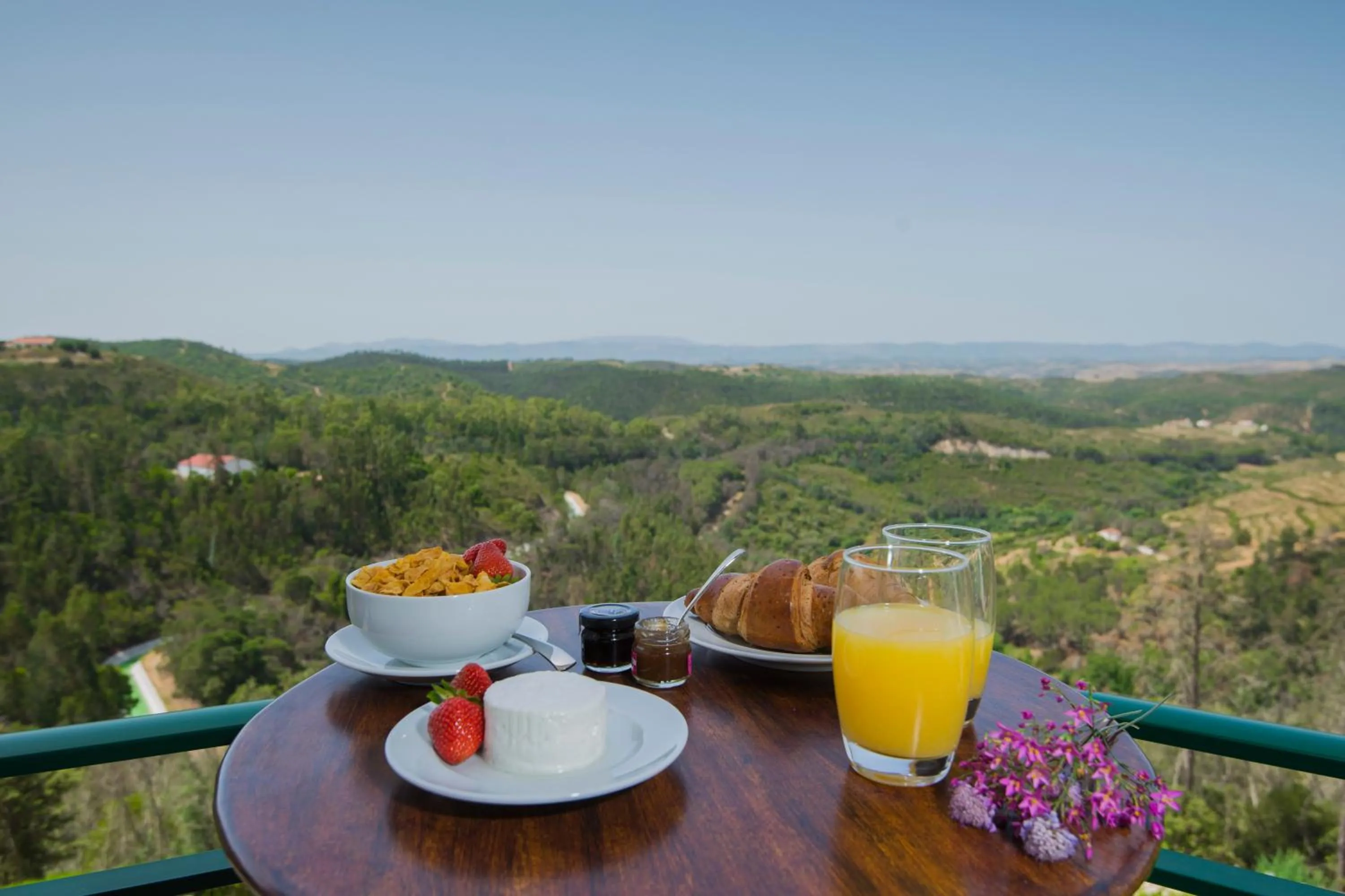Buffet breakfast in Santa Clara Country Hotel