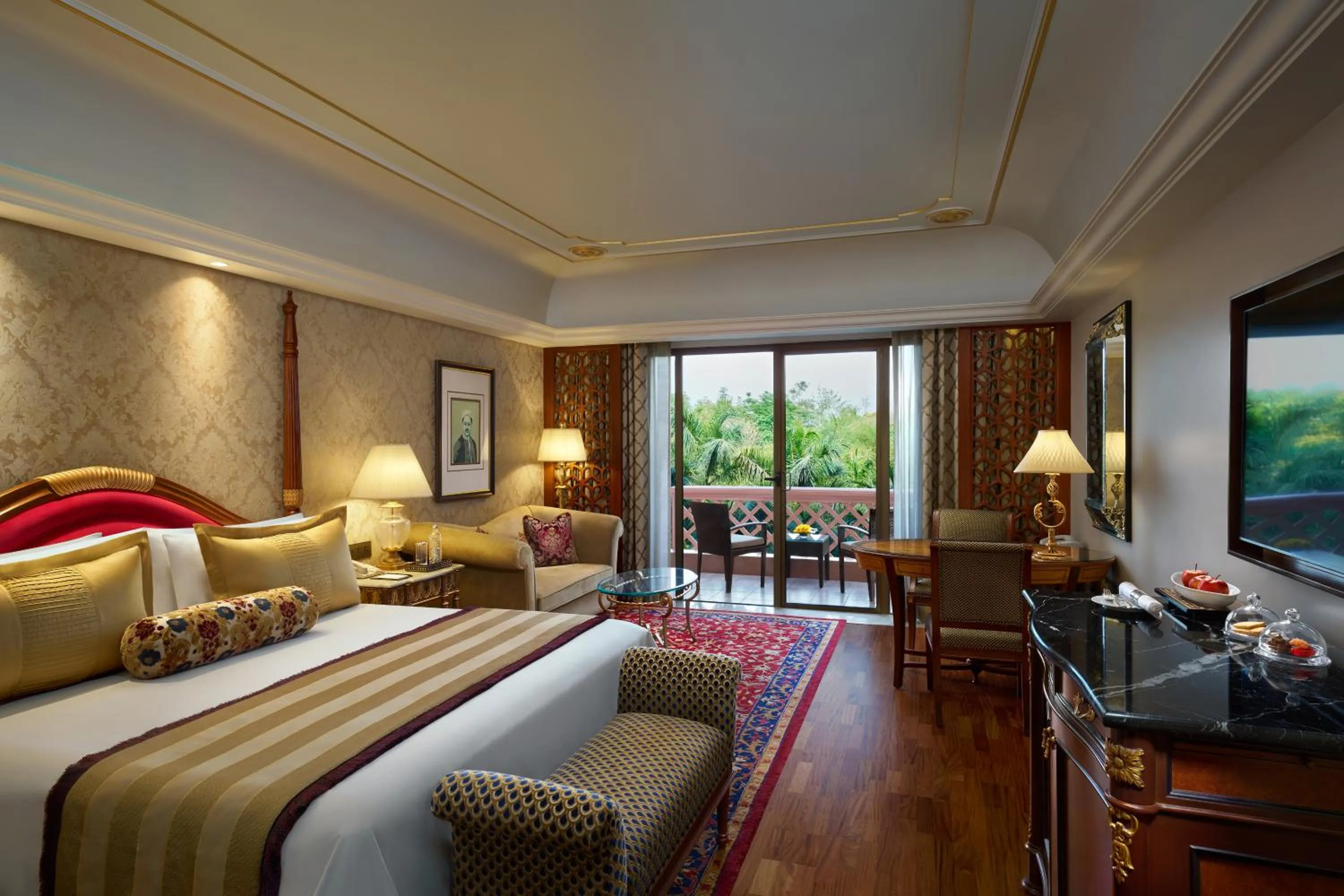 Photo of the whole room, Bed in The Leela Palace Bengaluru