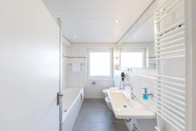 Shower in Hotel ISG Heidelberg