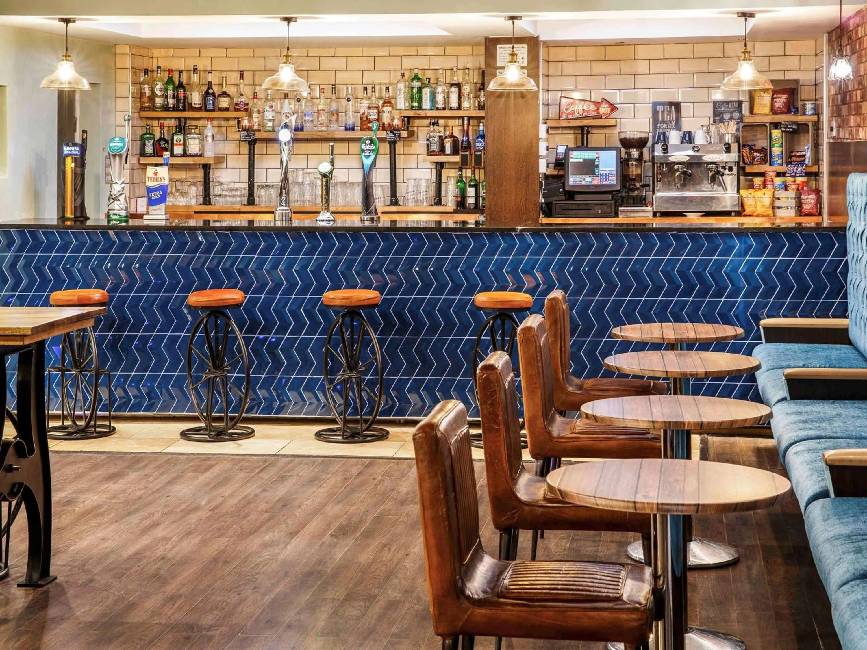 Property building, Lounge/Bar in ibis Styles Birmingham Oldbury