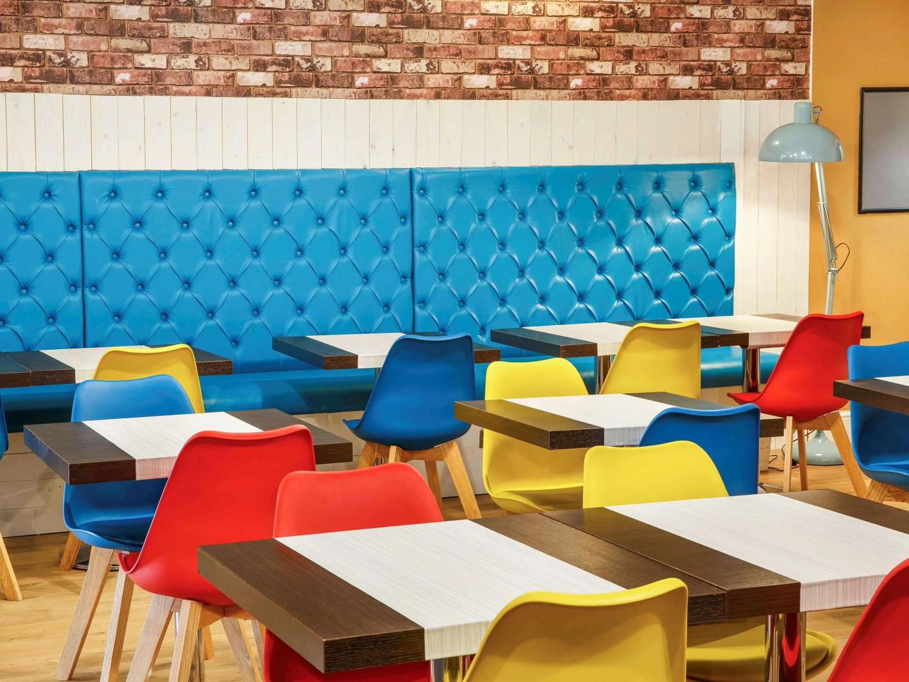 Restaurant/places to eat in ibis Styles Birmingham Oldbury