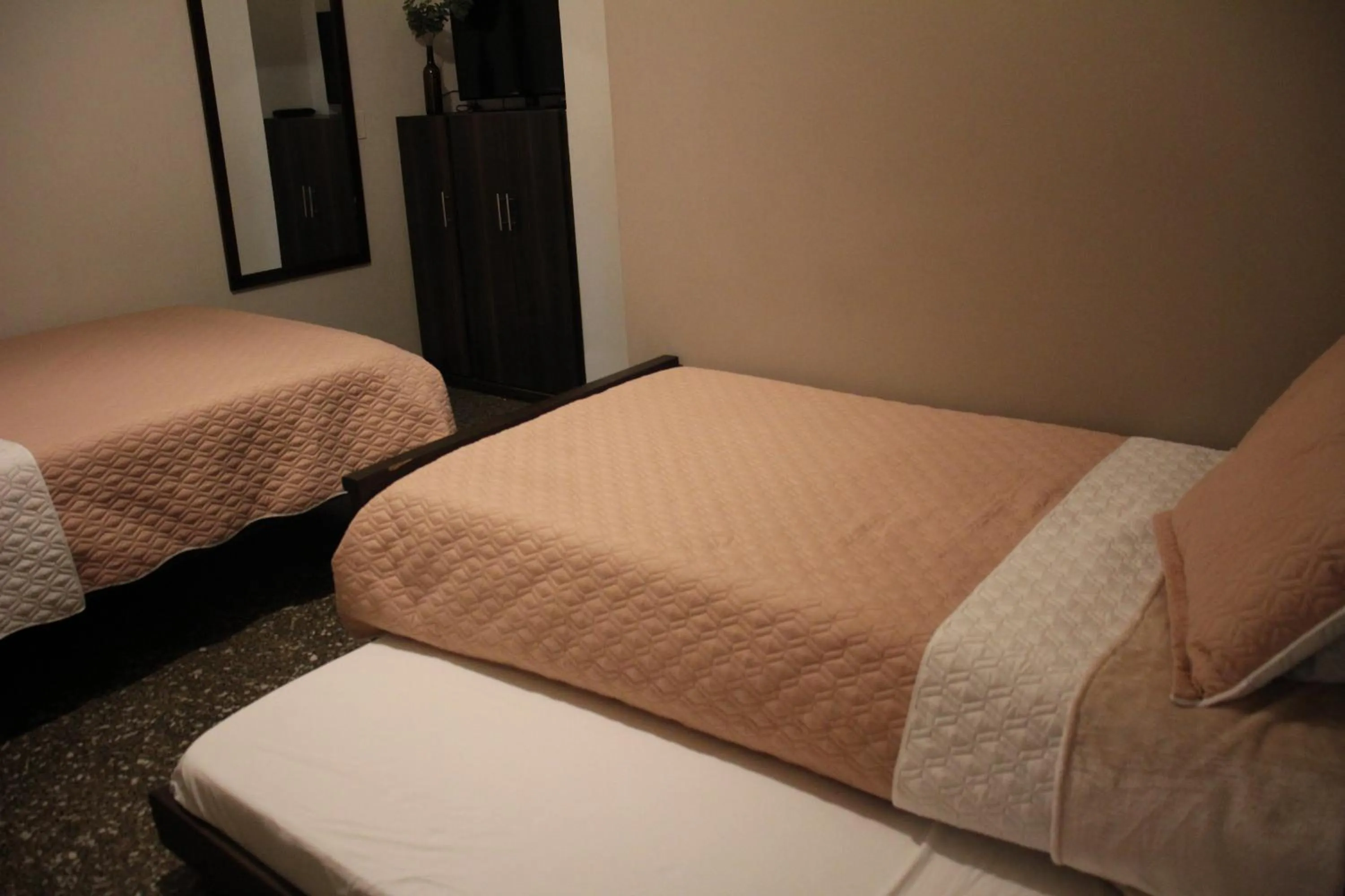 Standard Quadruple Room in Hotel Plaza El Santuario